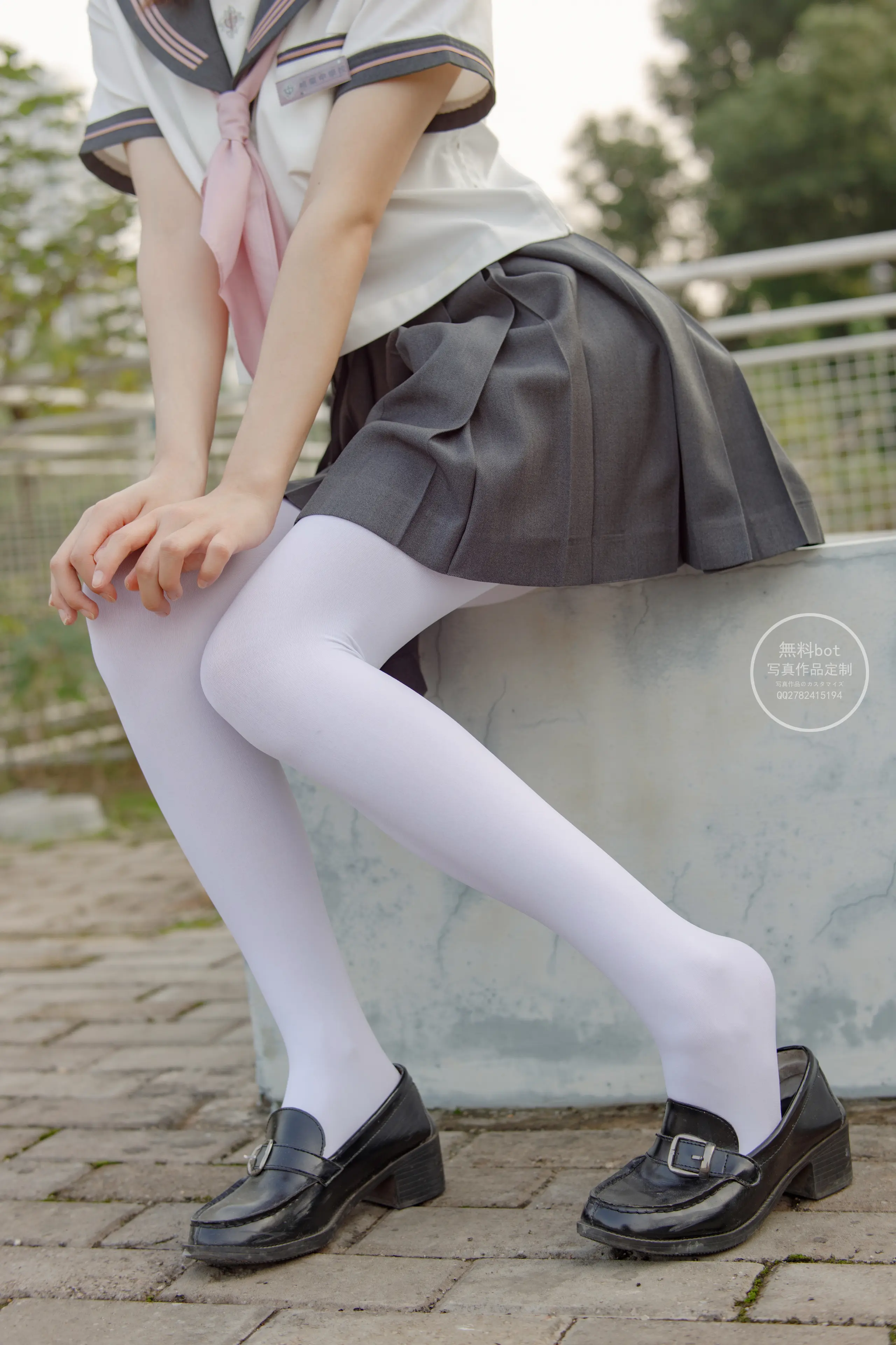 森萝财团 有料 依依 户外白丝JK制服 [90P]