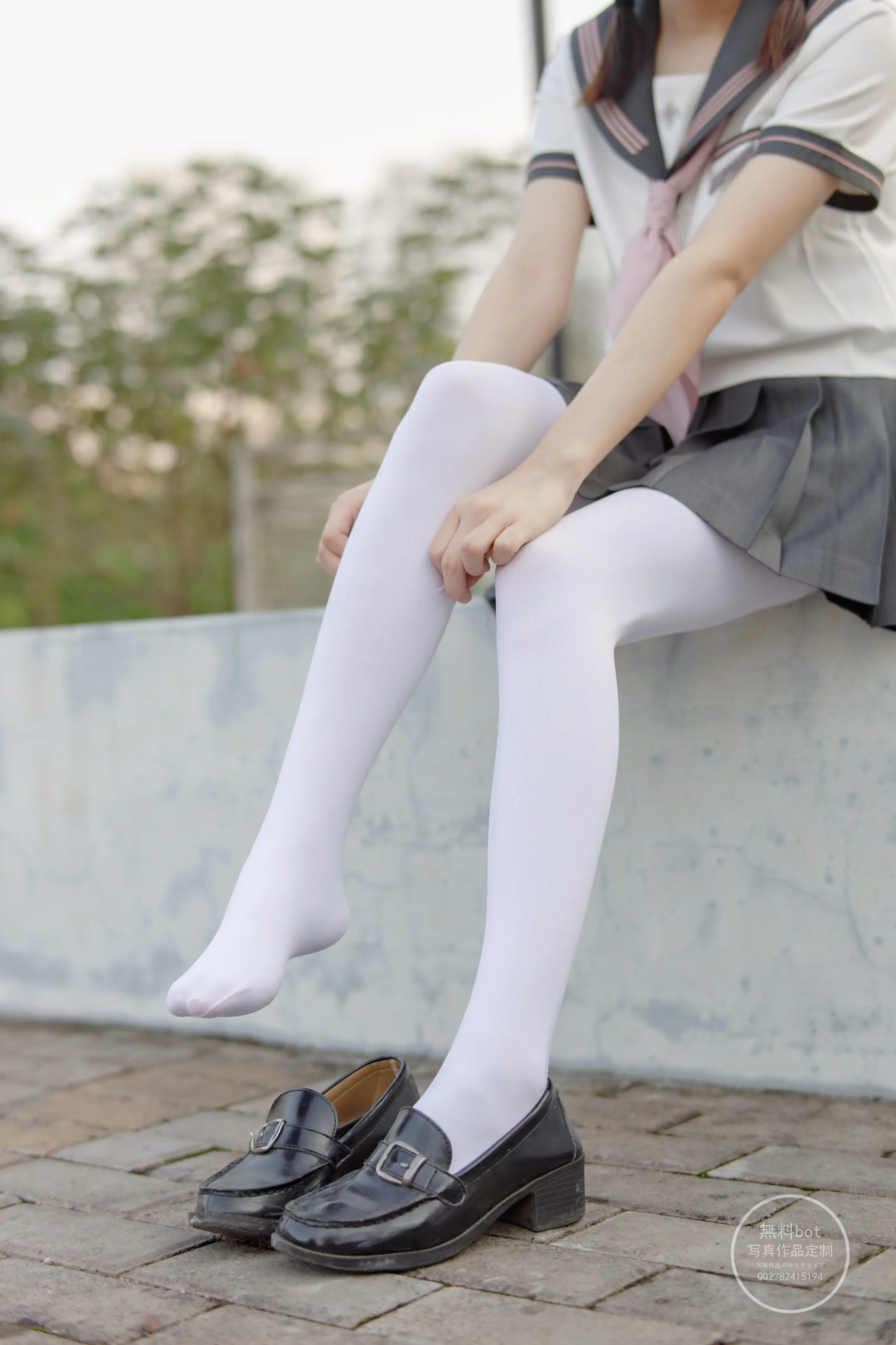 森萝财团 有料 依依 户外白丝JK制服 [90P]