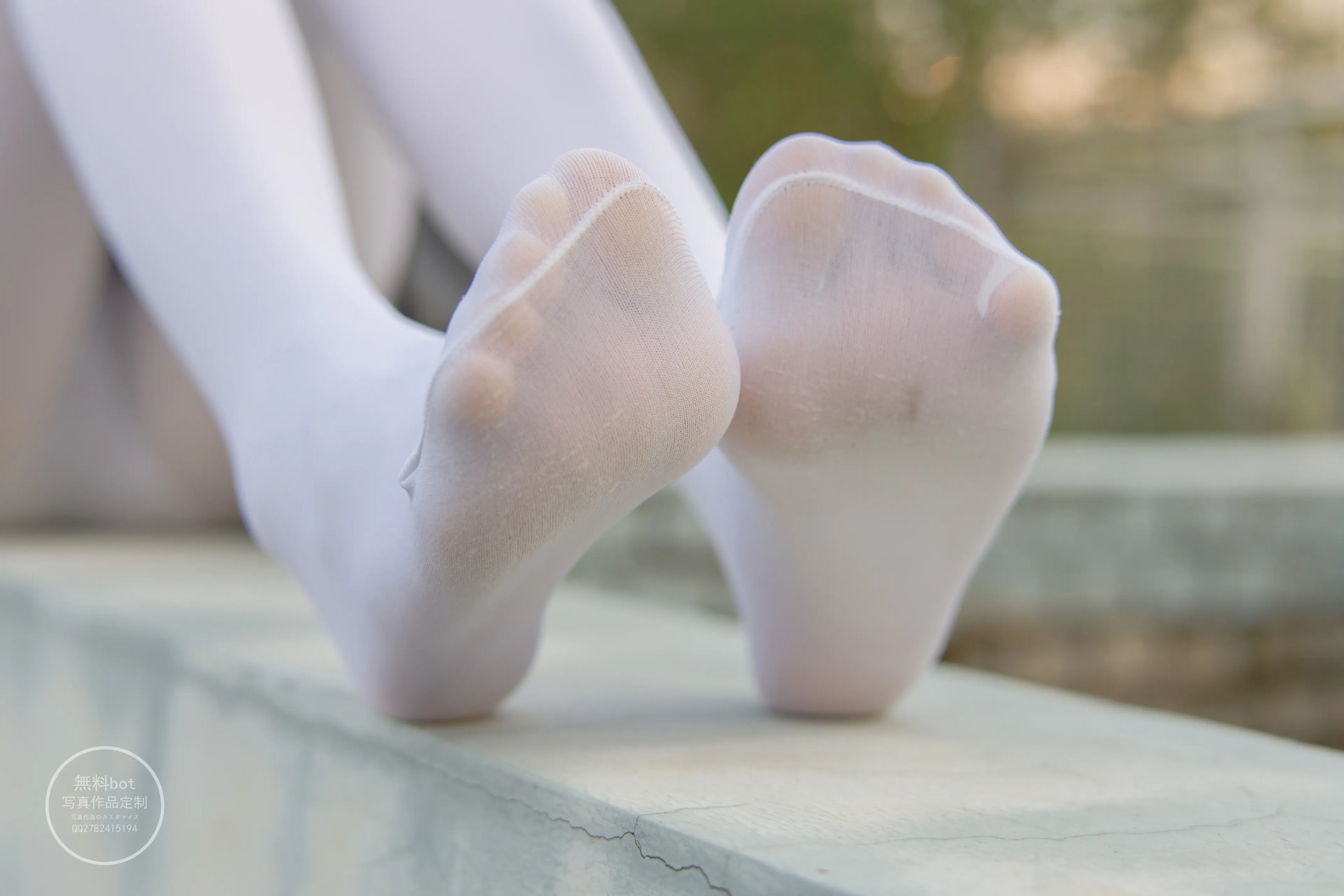 森萝财团 有料 依依 户外白丝JK制服 [90P]