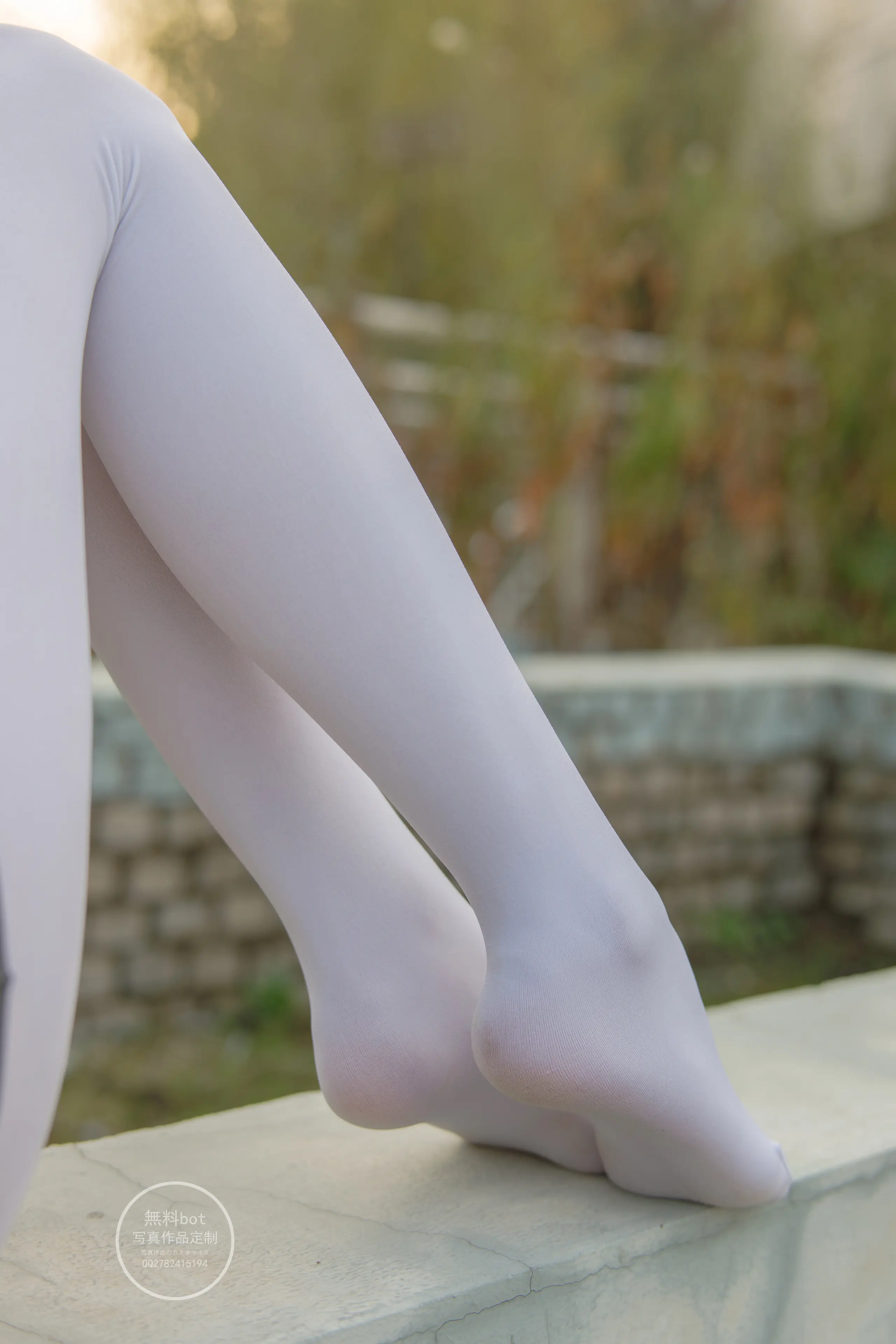 森萝财团 有料 依依 户外白丝JK制服 [90P]