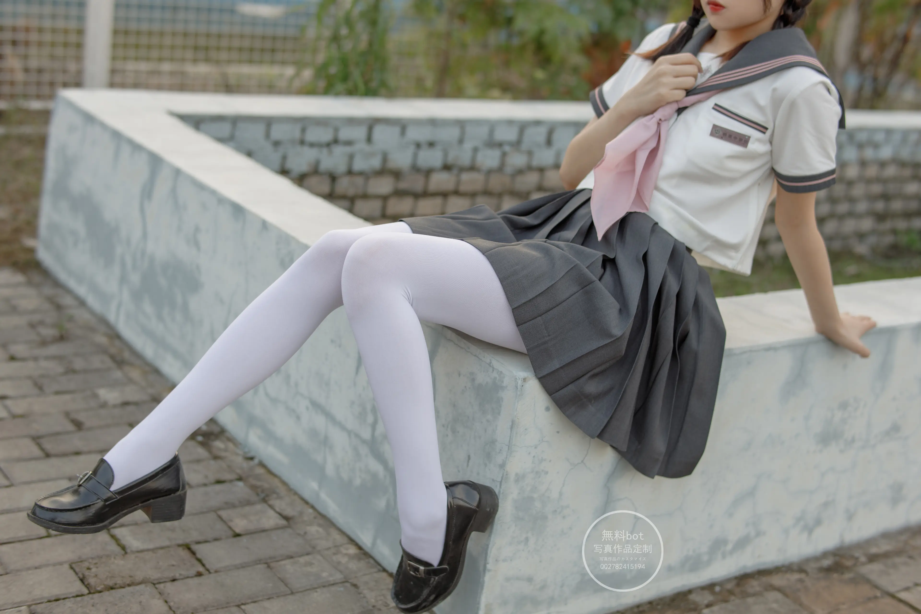 森萝财团 有料 依依 户外白丝JK制服 [90P]