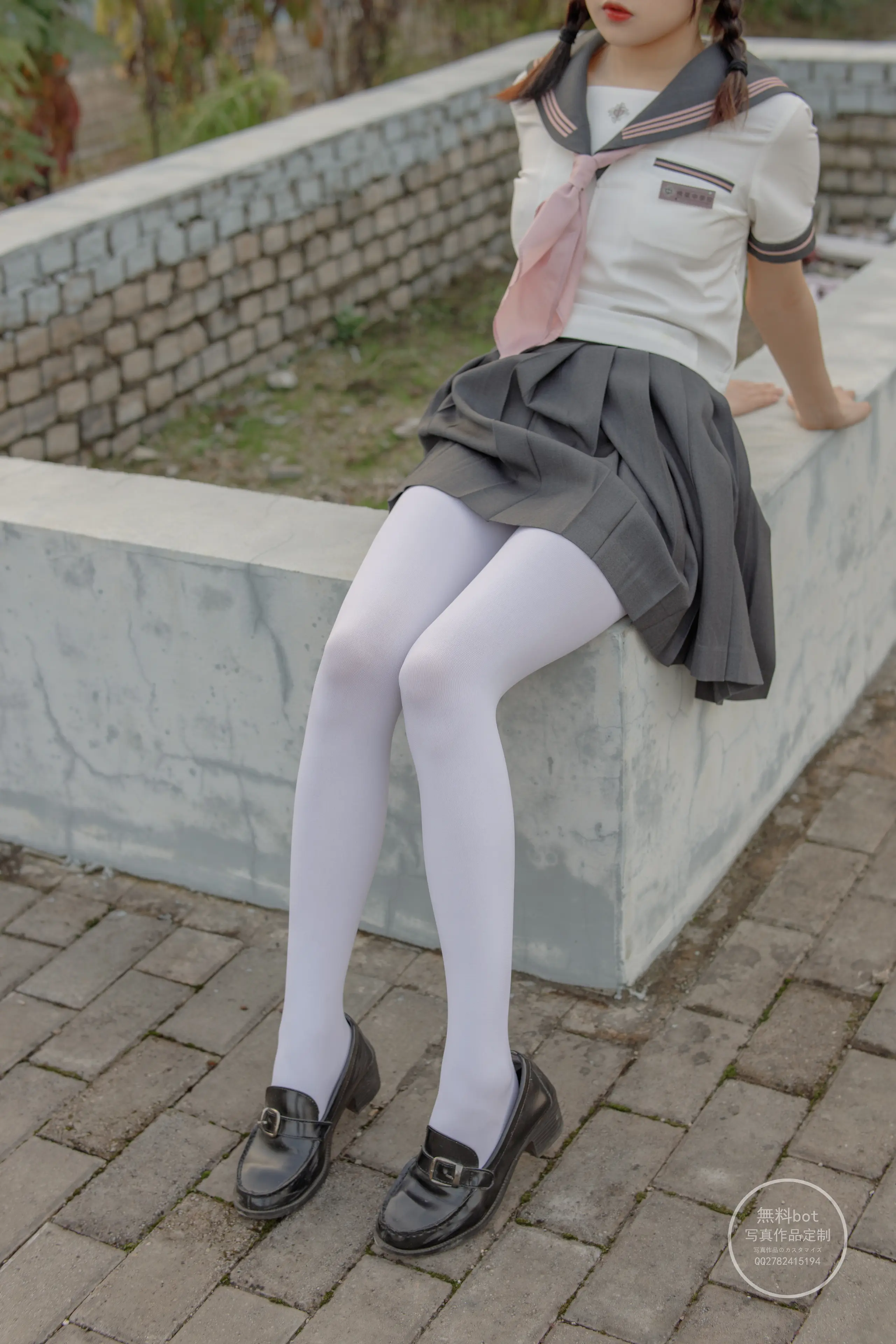 森萝财团 有料 依依 户外白丝JK制服 [90P]