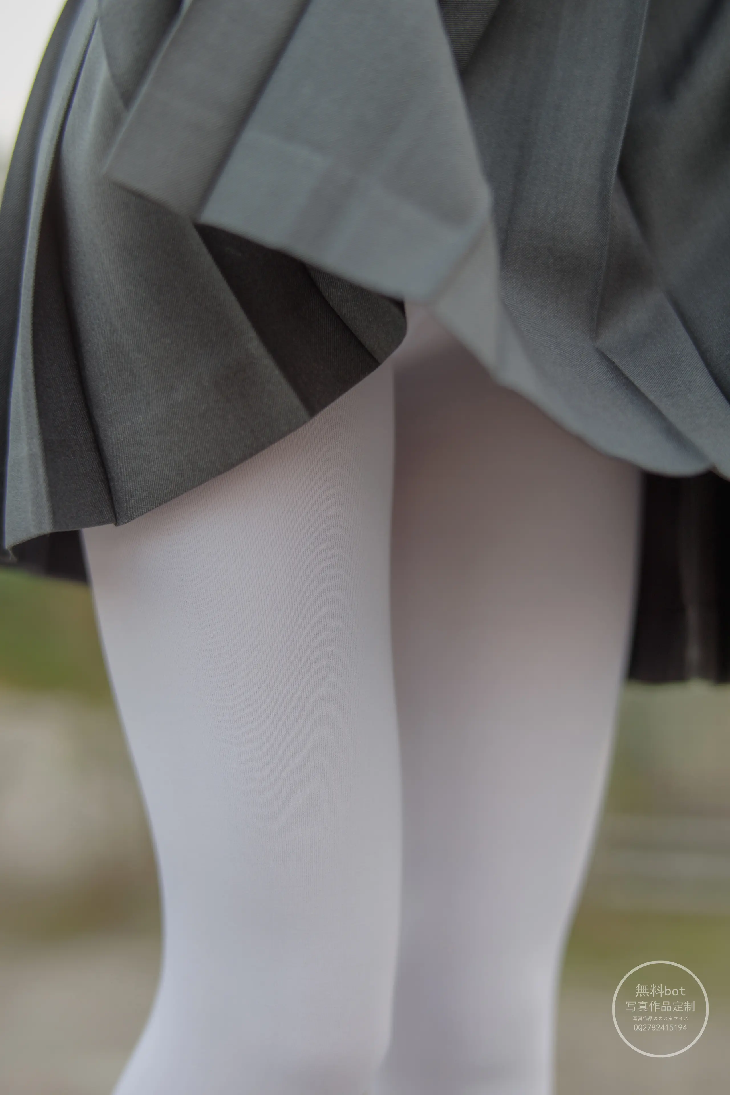 森萝财团 有料 依依 户外白丝JK制服 [90P]