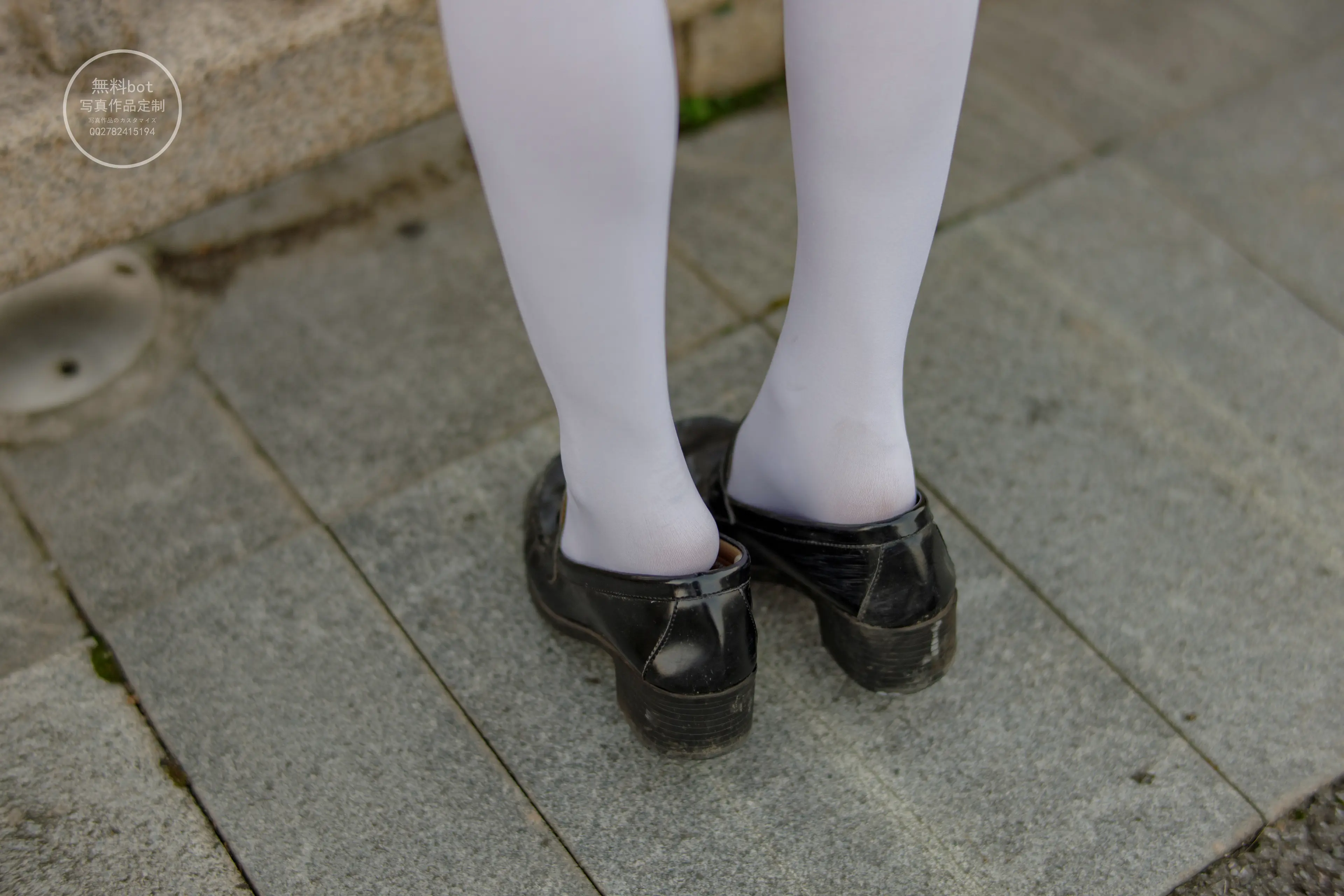 森萝财团 有料 依依 户外白丝JK制服 [90P]