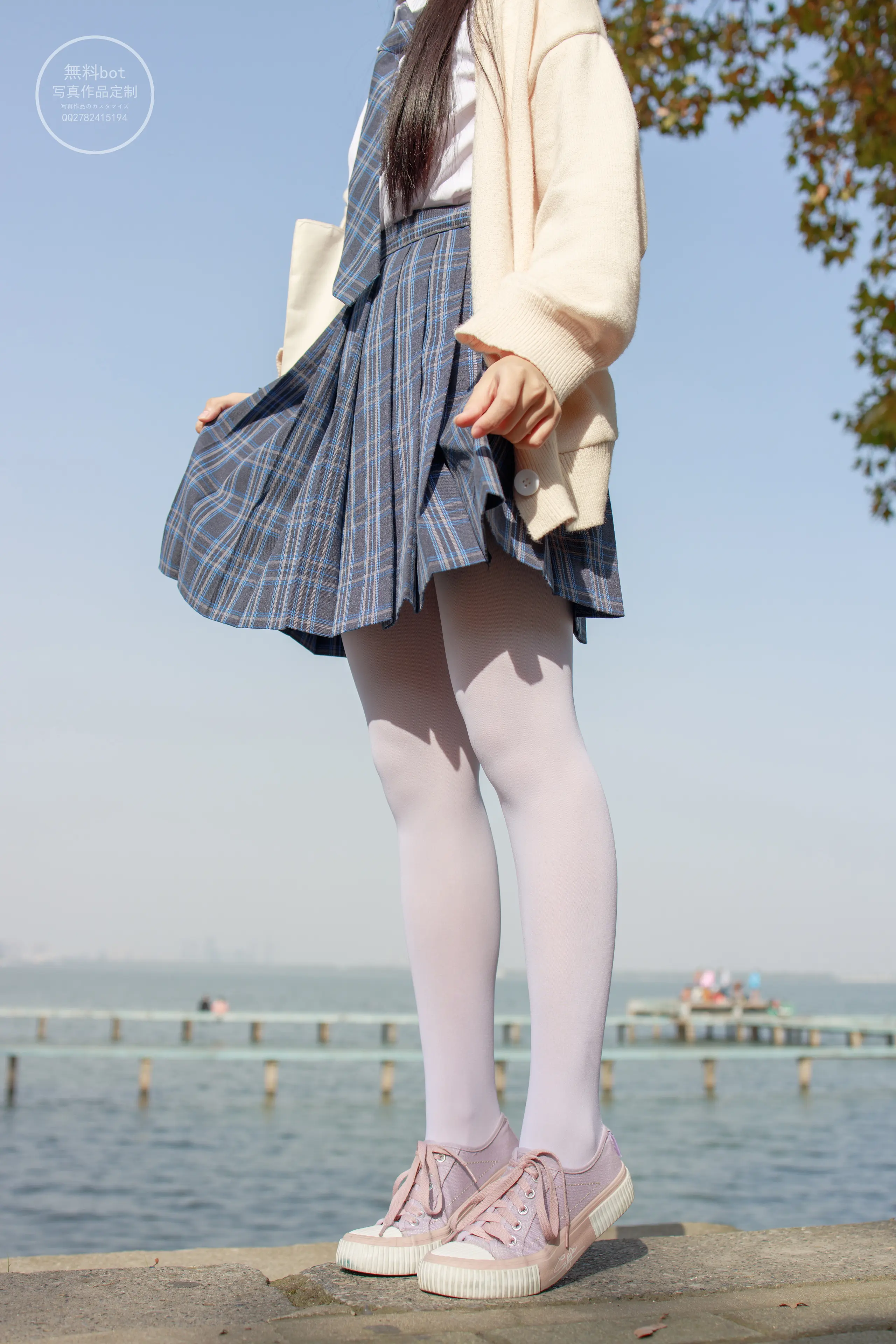 森萝财团 有料 依依 湖边JK白丝 [77P]