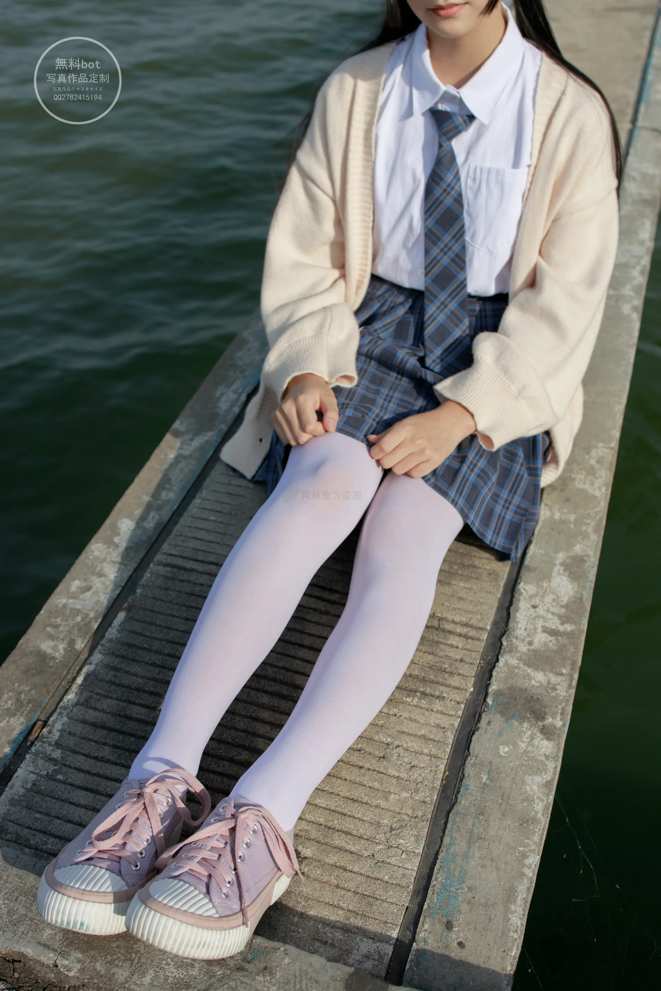 森萝财团 有料 依依 湖边JK白丝 [77P]