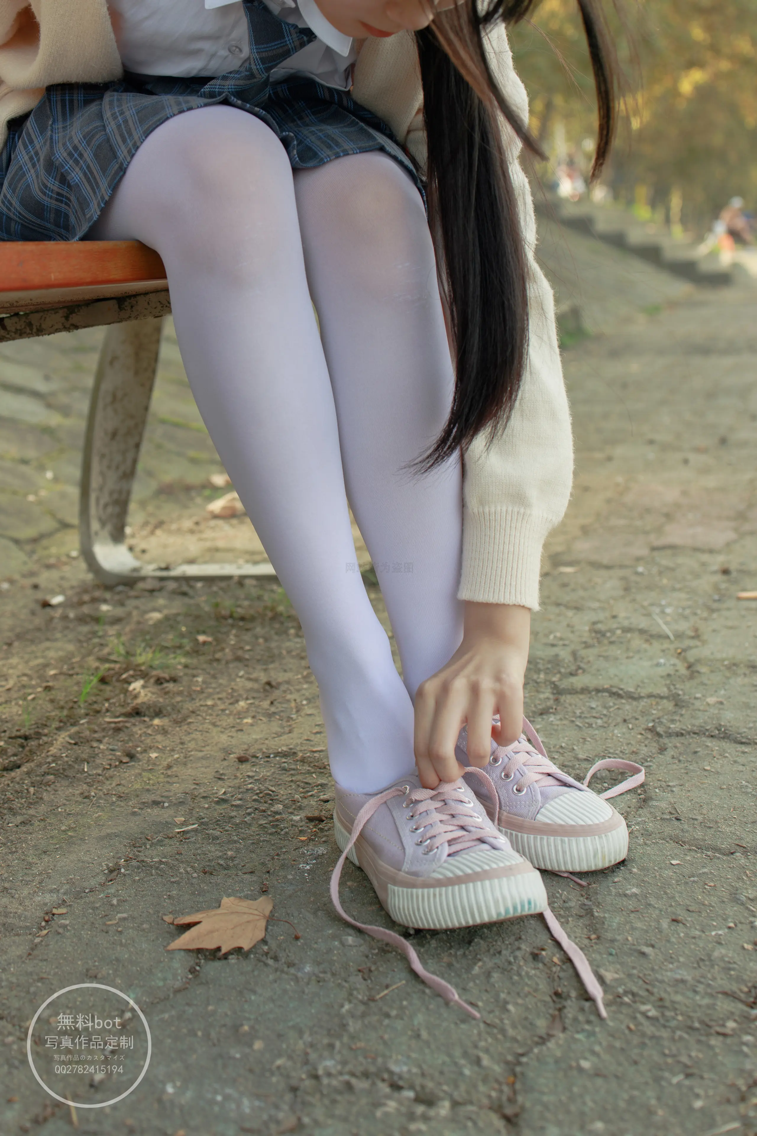 森萝财团 有料 依依 湖边JK白丝 [77P]