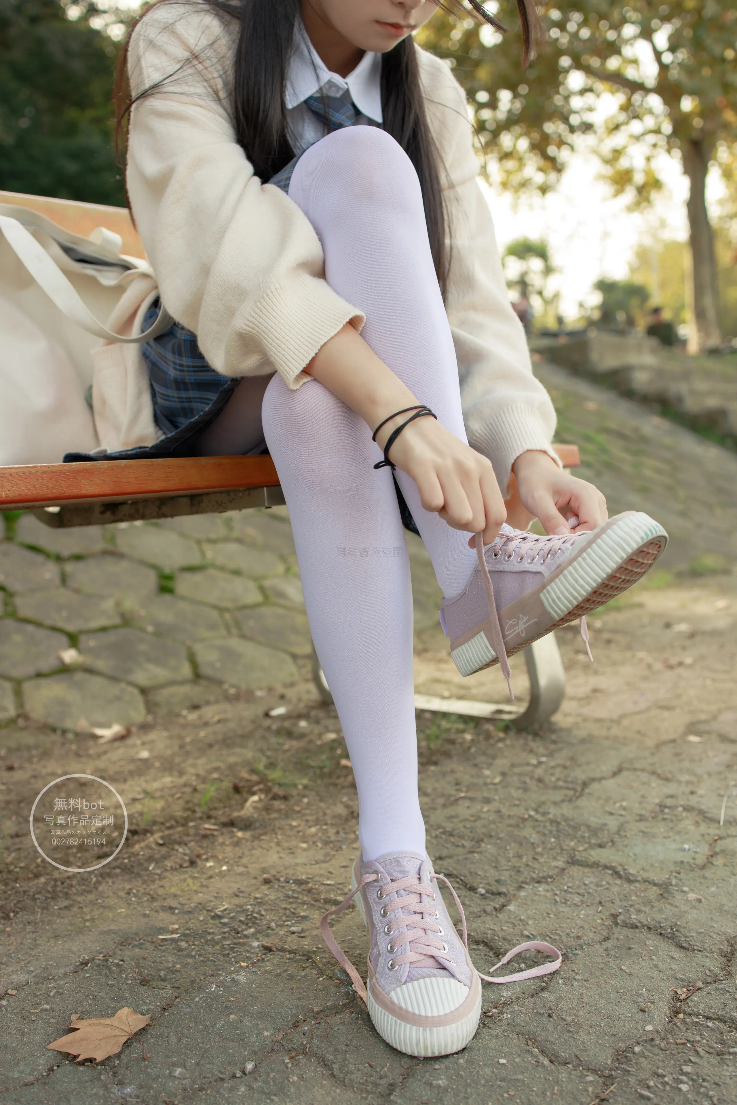 森萝财团 有料 依依 湖边JK白丝 [77P]