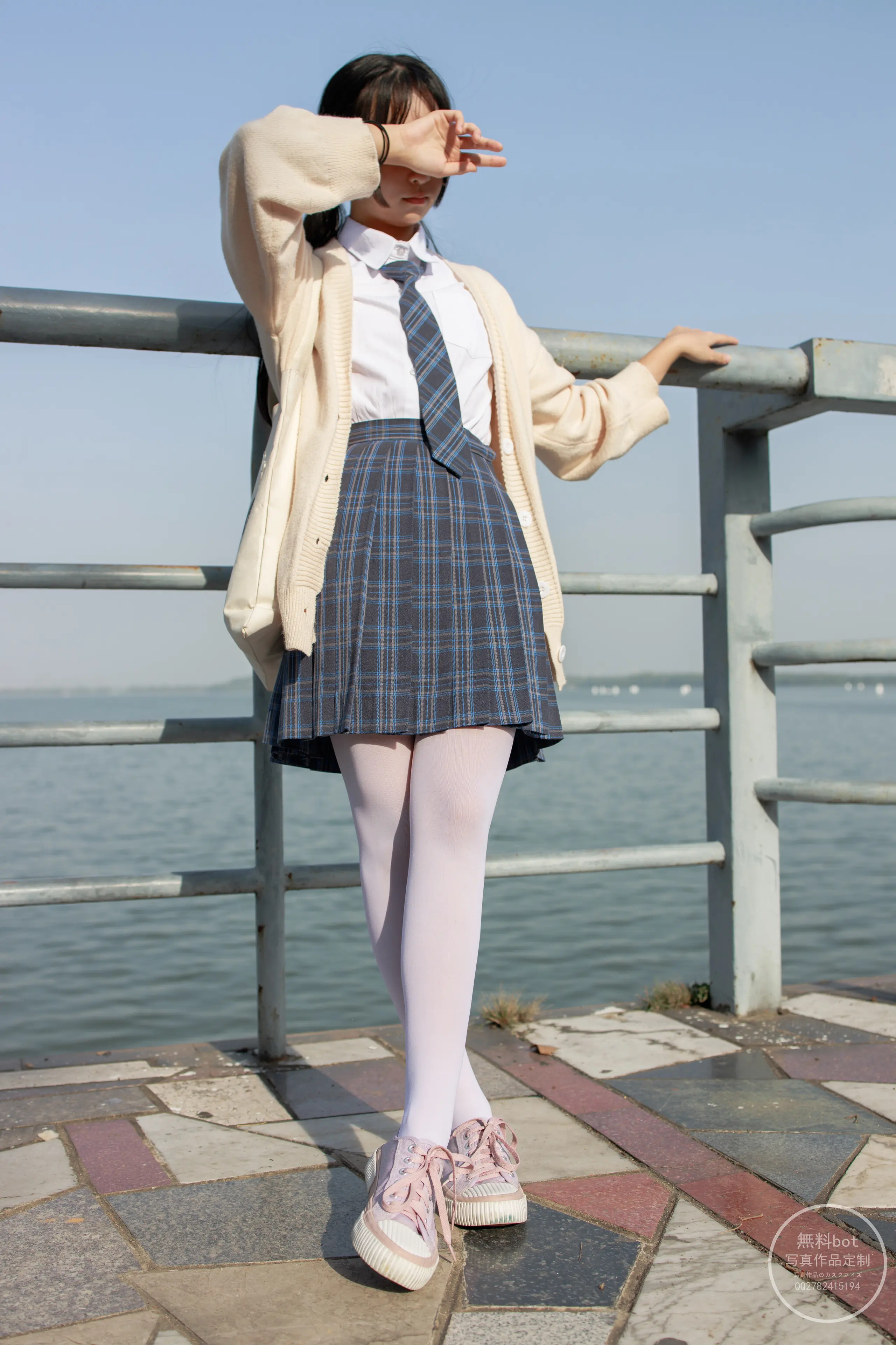 森萝财团 有料 依依 湖边JK白丝 [77P]