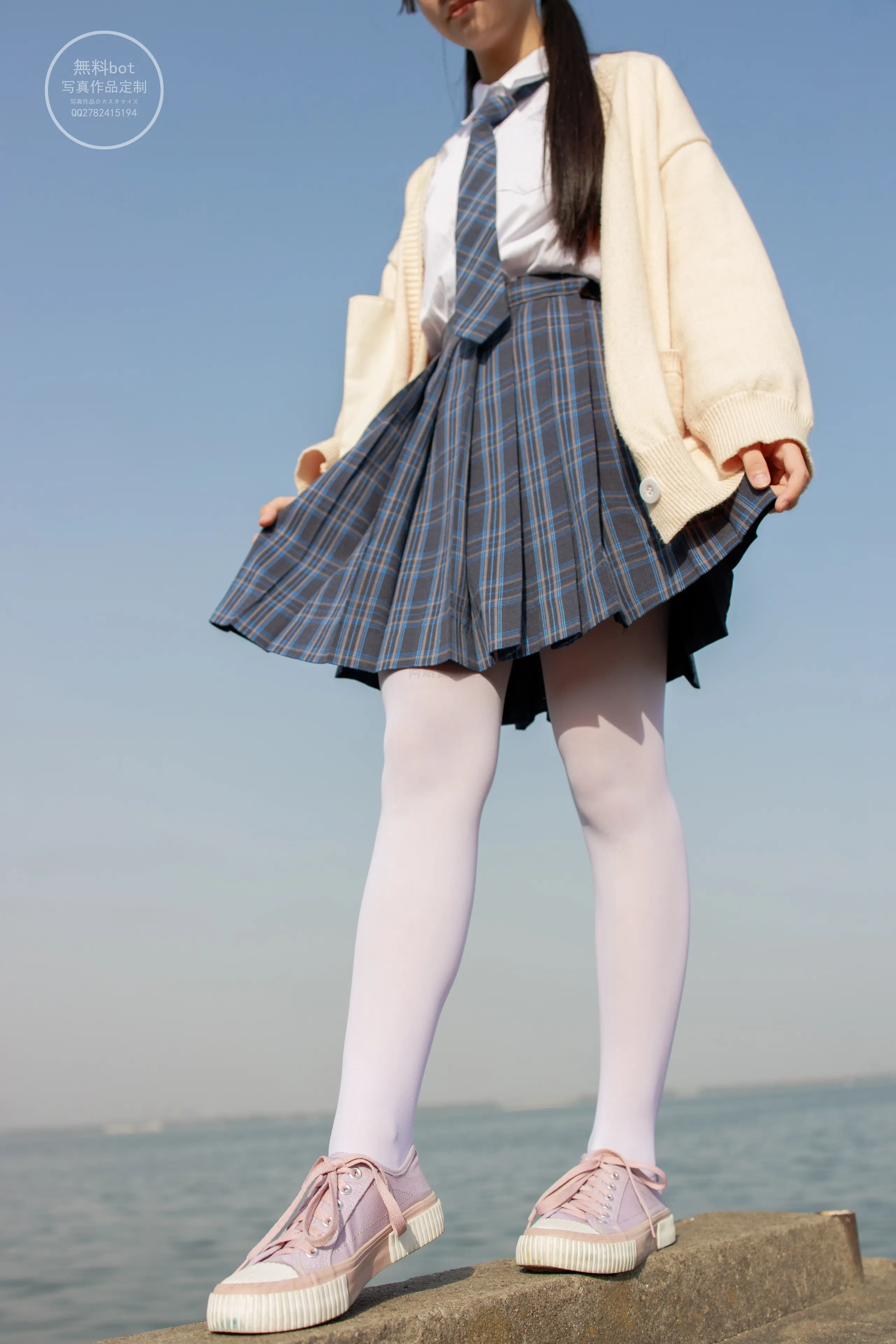 森萝财团 有料 依依 湖边JK白丝 [77P]