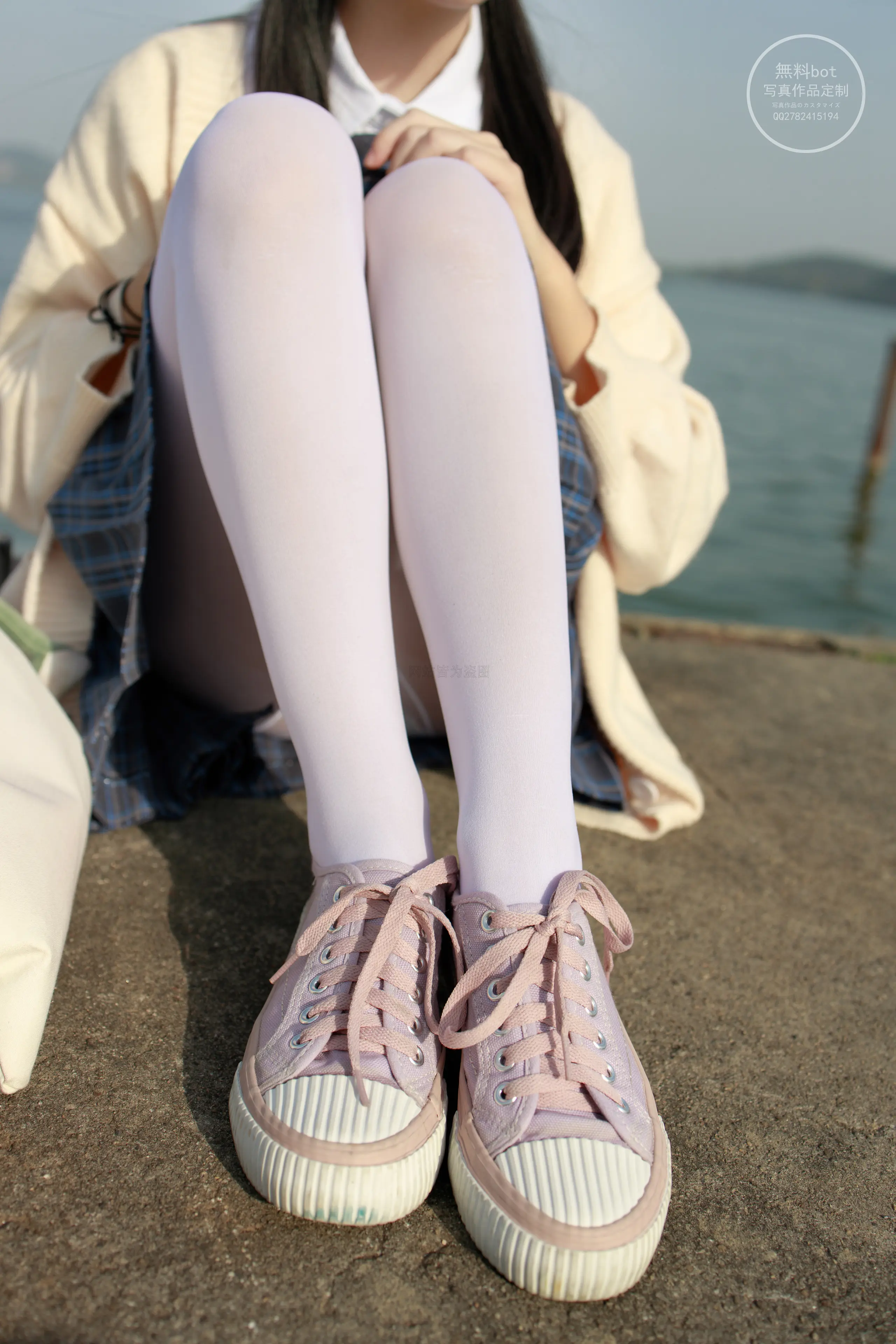 森萝财团 有料 依依 湖边JK白丝 [77P]