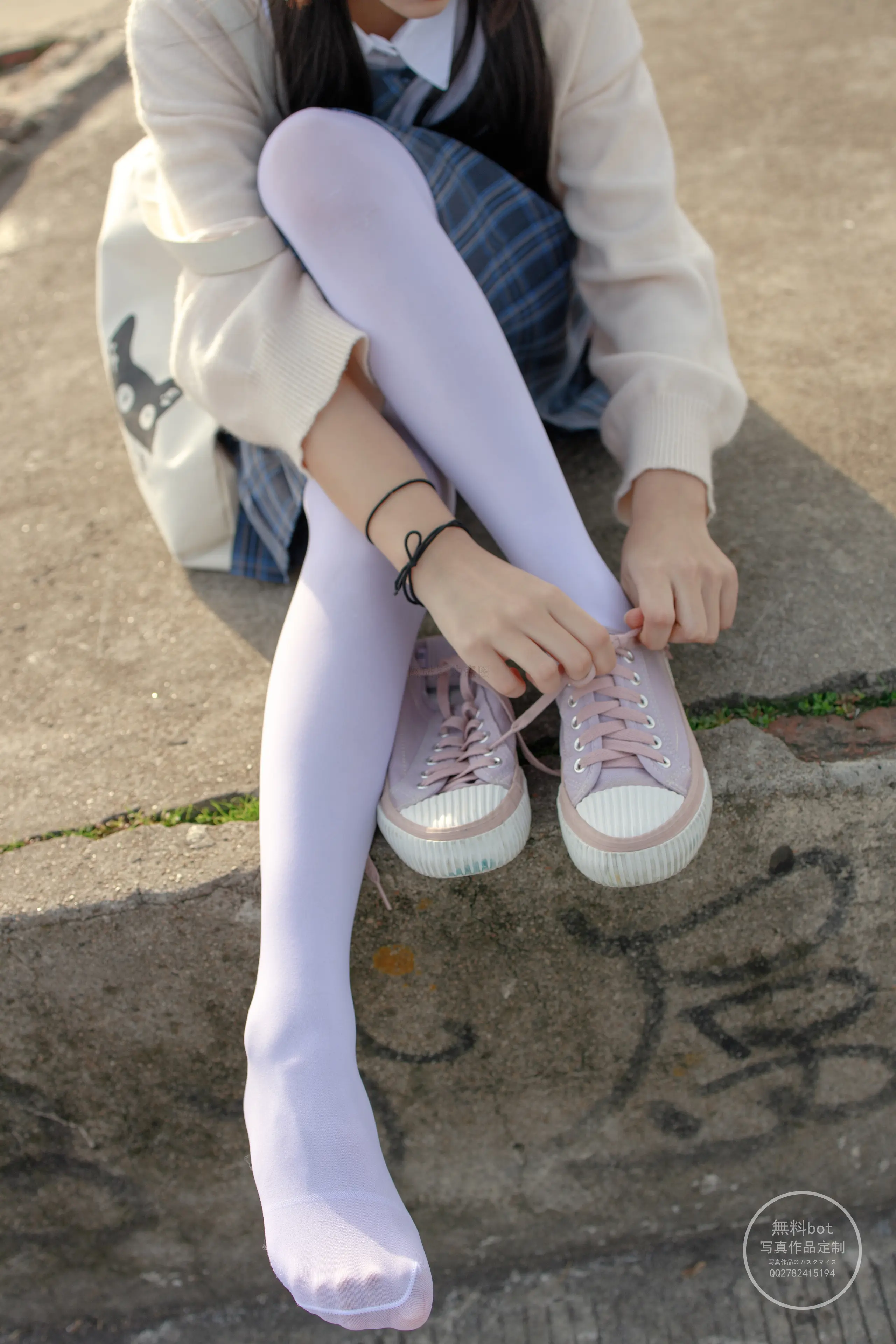 森萝财团 有料 依依 湖边JK白丝 [77P]