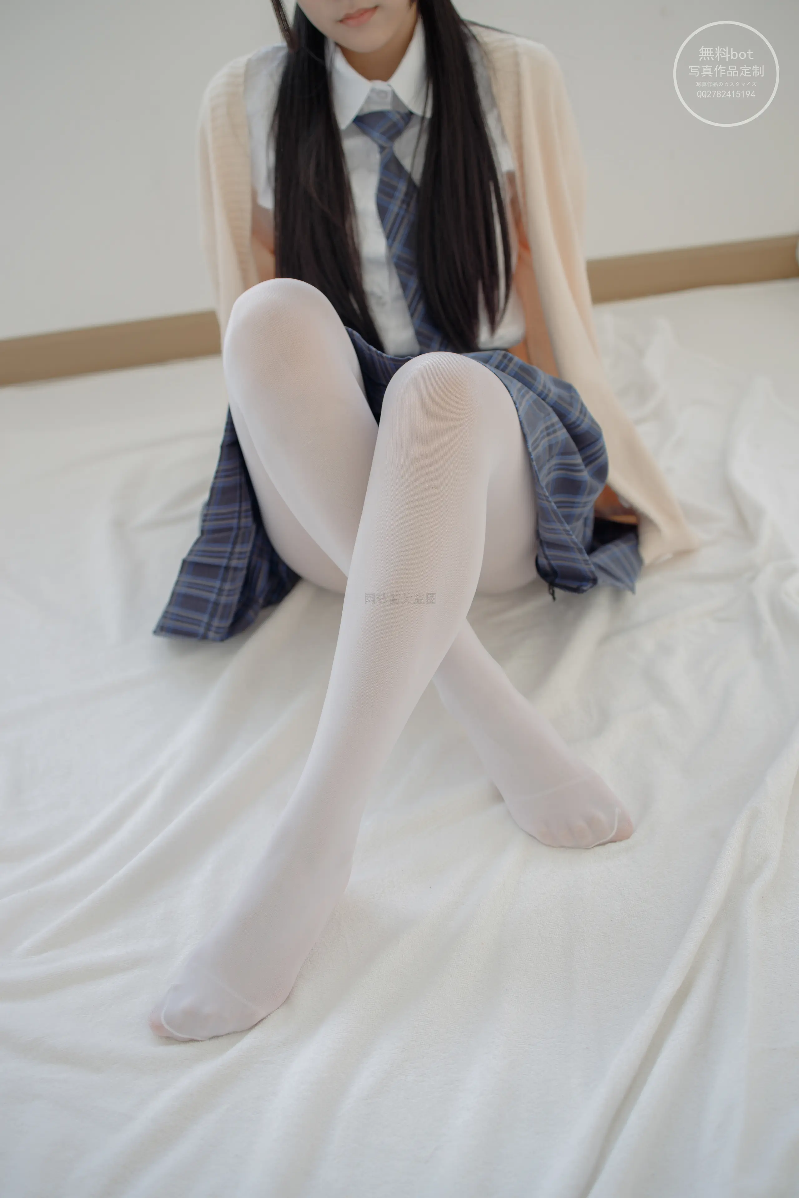 森萝财团 有料 依依 湖边JK白丝 [77P]