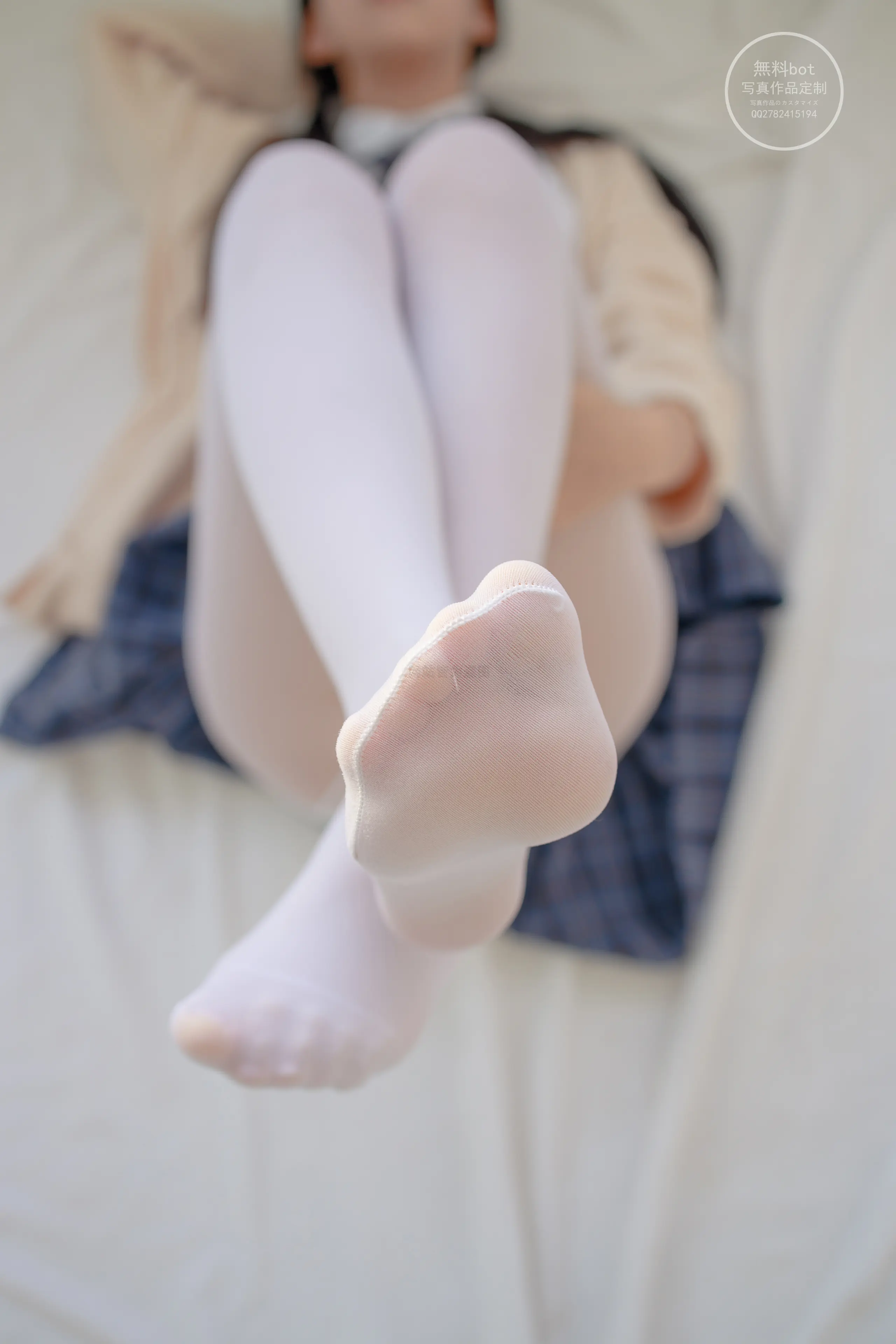 森萝财团 有料 依依 湖边JK白丝 [77P]