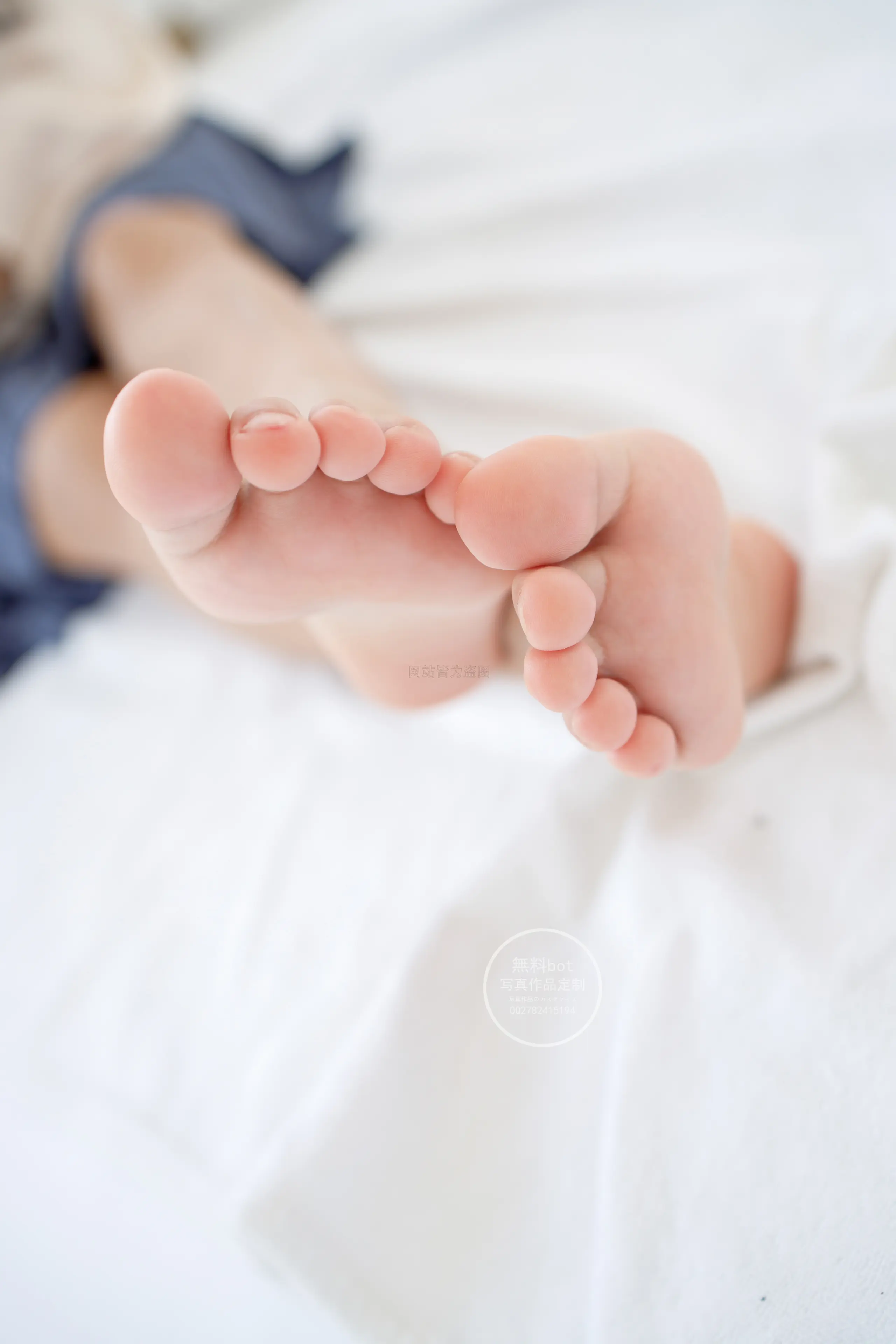 森萝财团 有料 依依 湖边JK白丝 [77P]