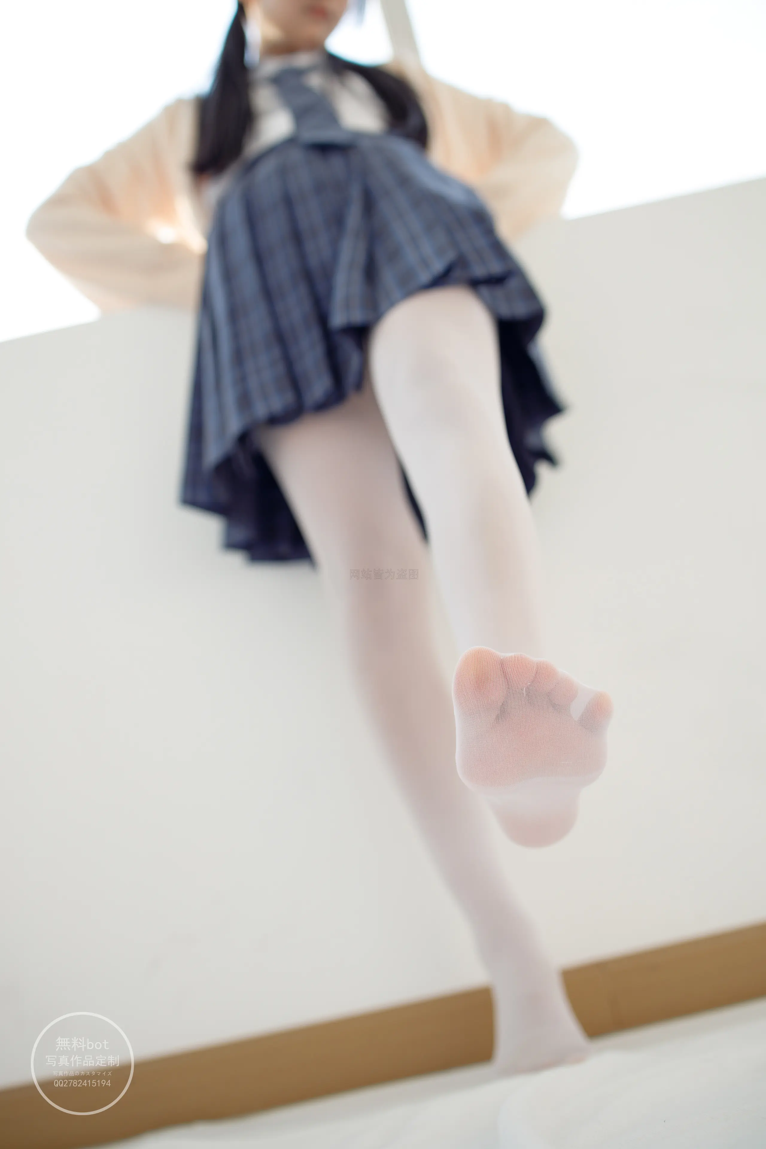 森萝财团 有料 依依 湖边JK白丝 [77P]