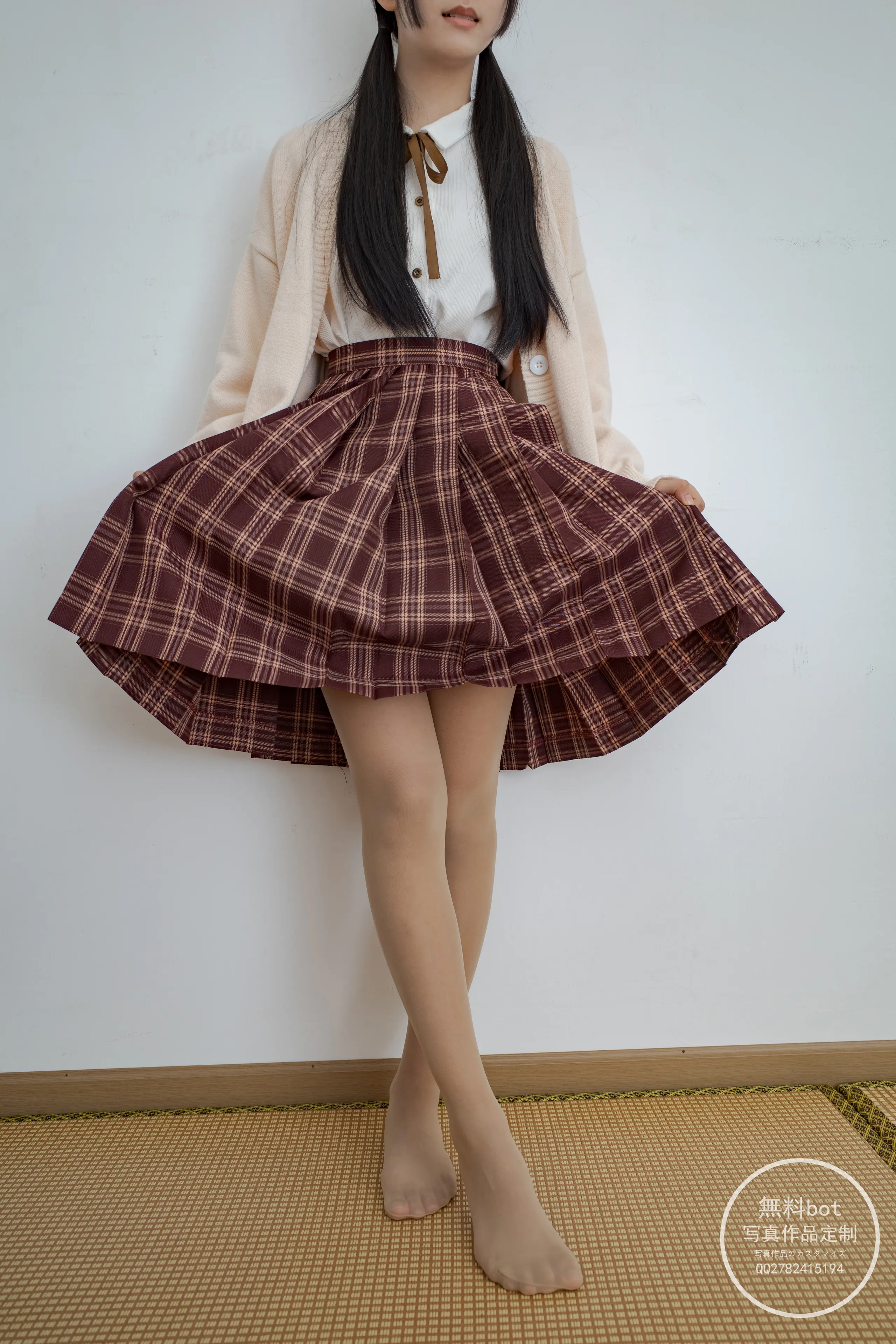 森萝财团 有料 依依 肉丝百褶小红裙 [95P]