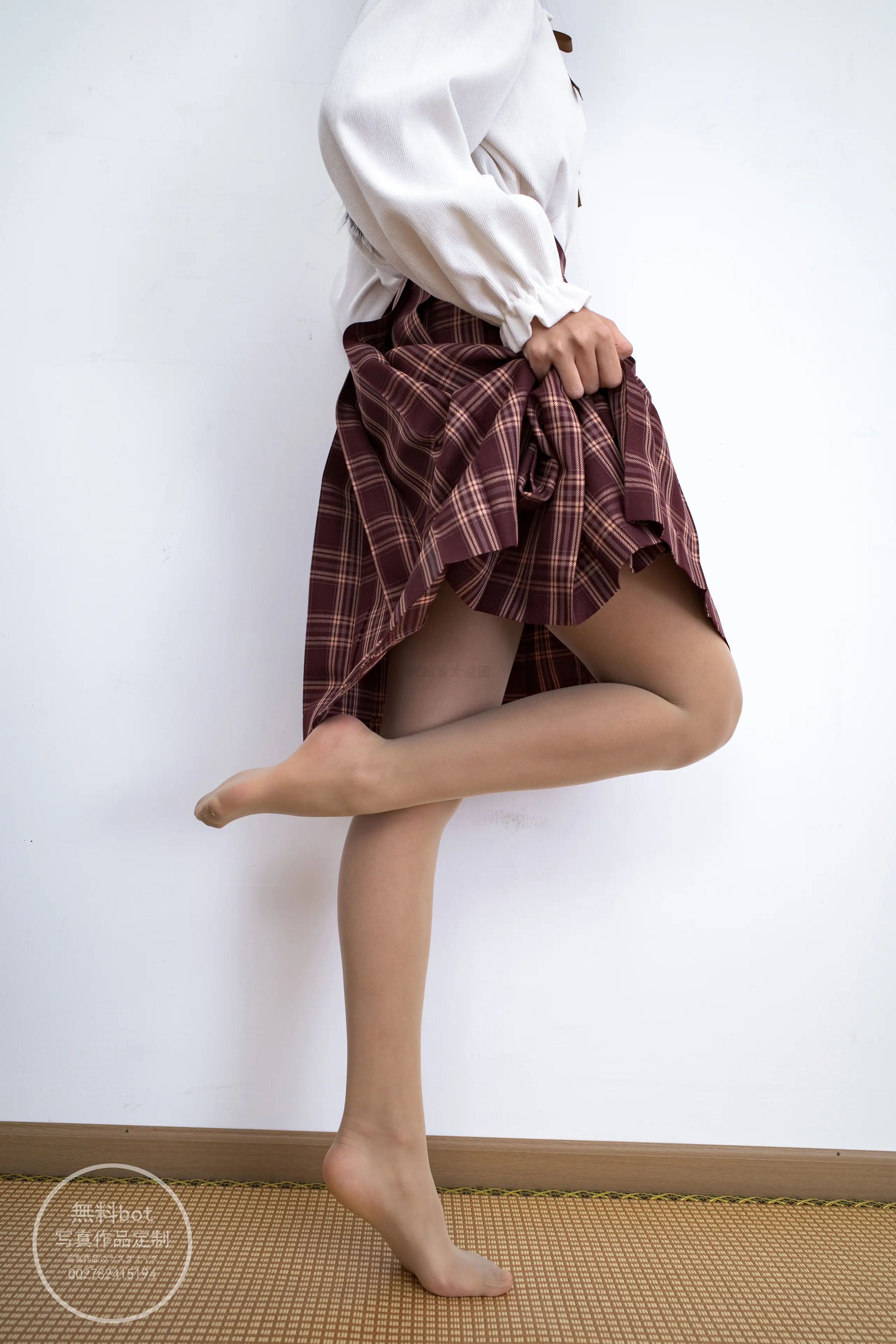 森萝财团 有料 依依 肉丝百褶小红裙 [95P]