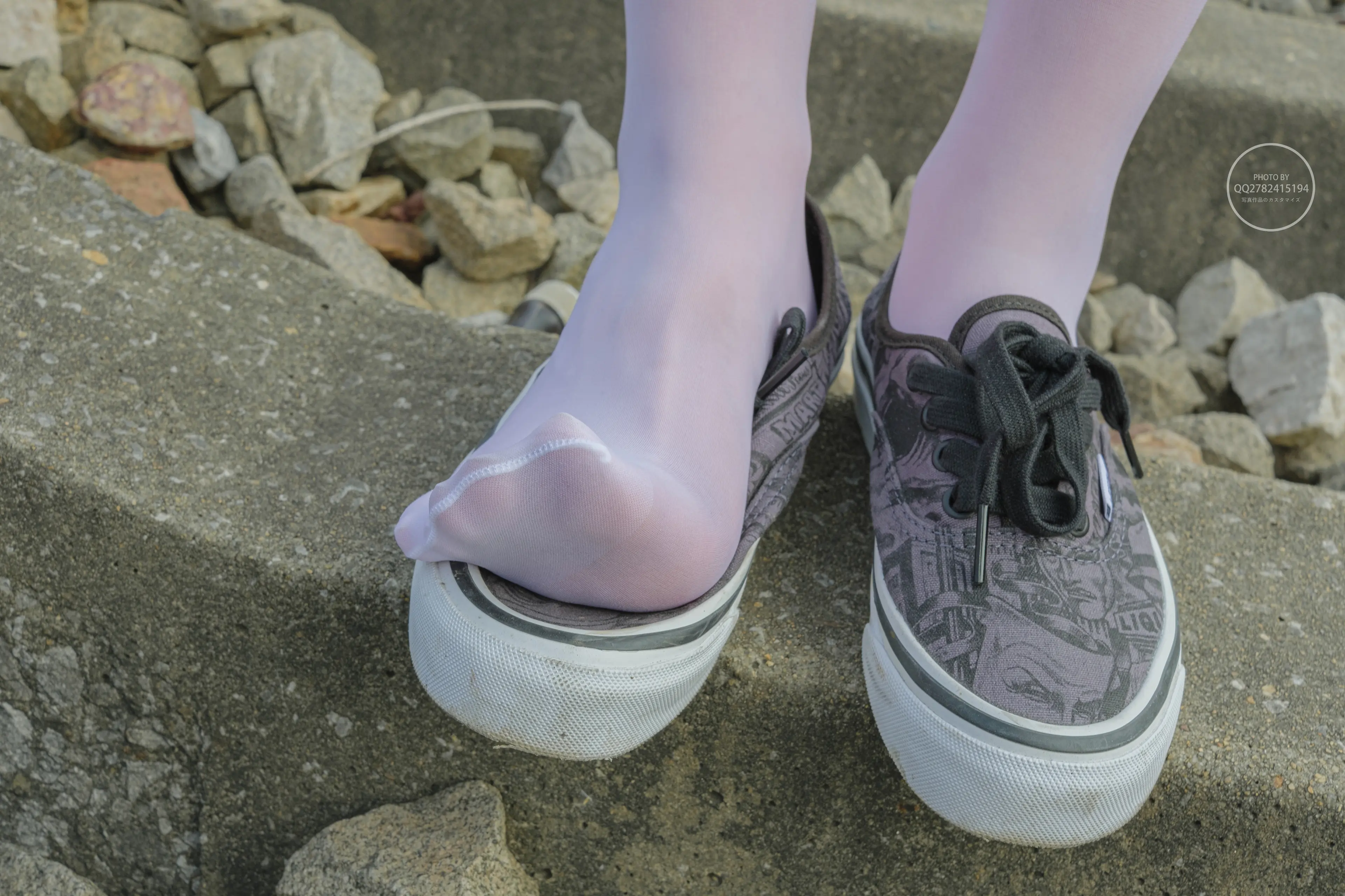 森萝财团 有料 吸吸 铁轨边的JK白丝美少女 [60P]