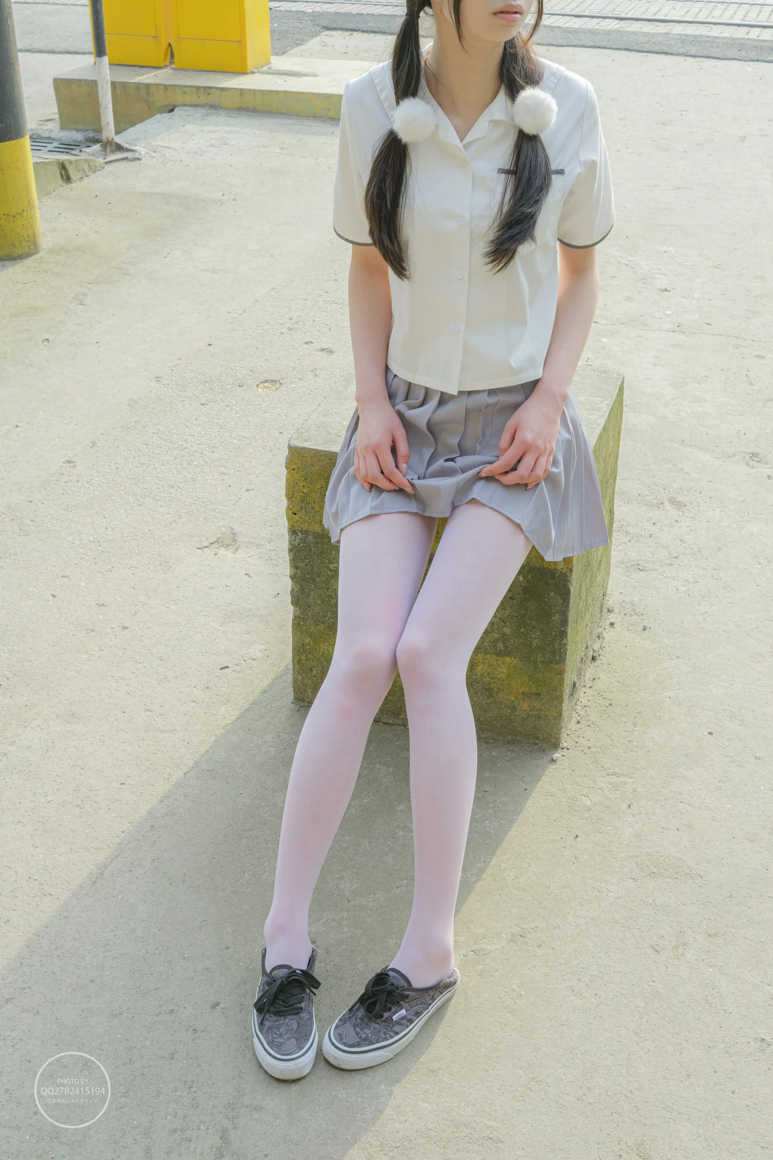 森萝财团 有料 吸吸 铁轨边的JK白丝美少女 [60P]