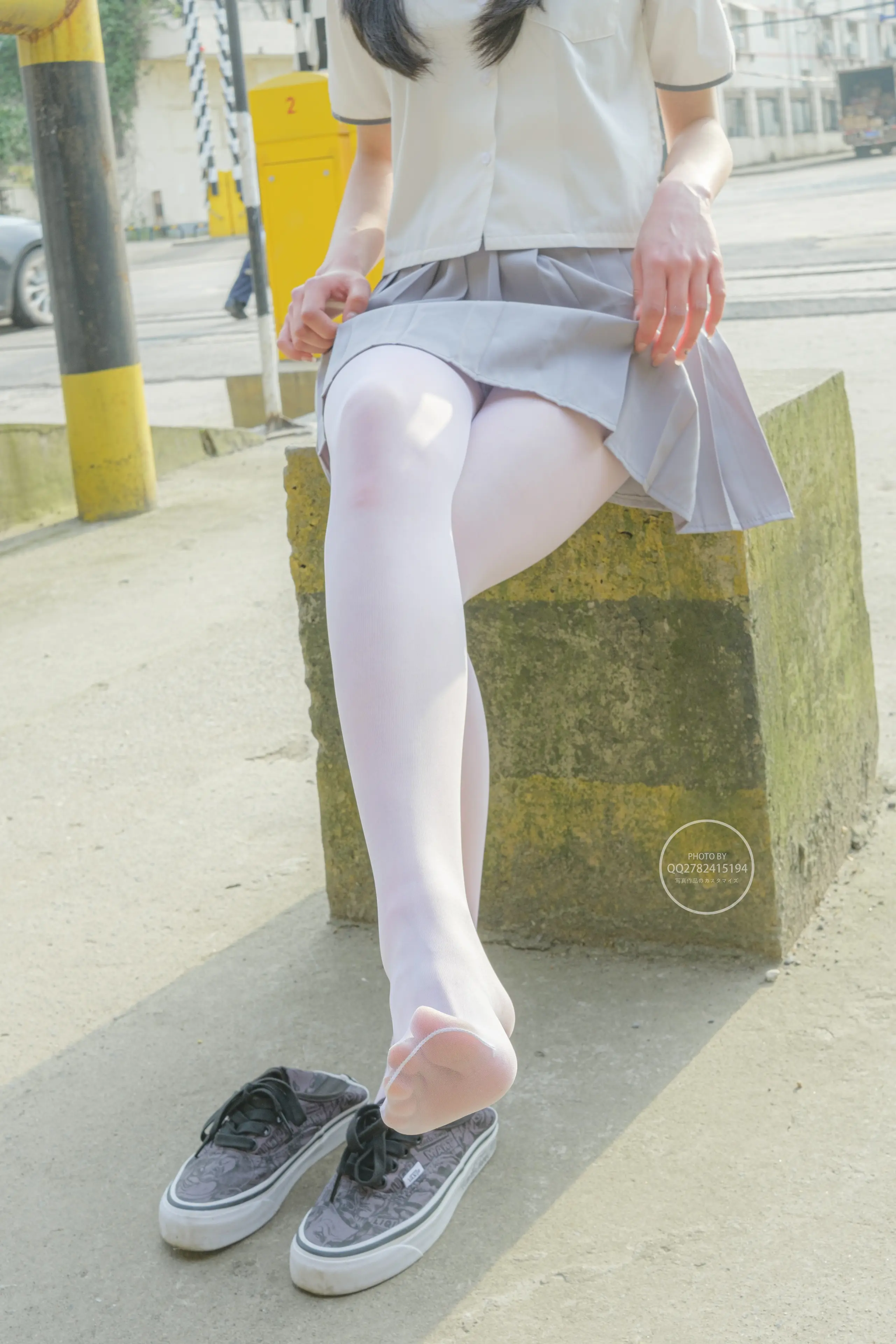 森萝财团 有料 吸吸 铁轨边的JK白丝美少女 [60P]