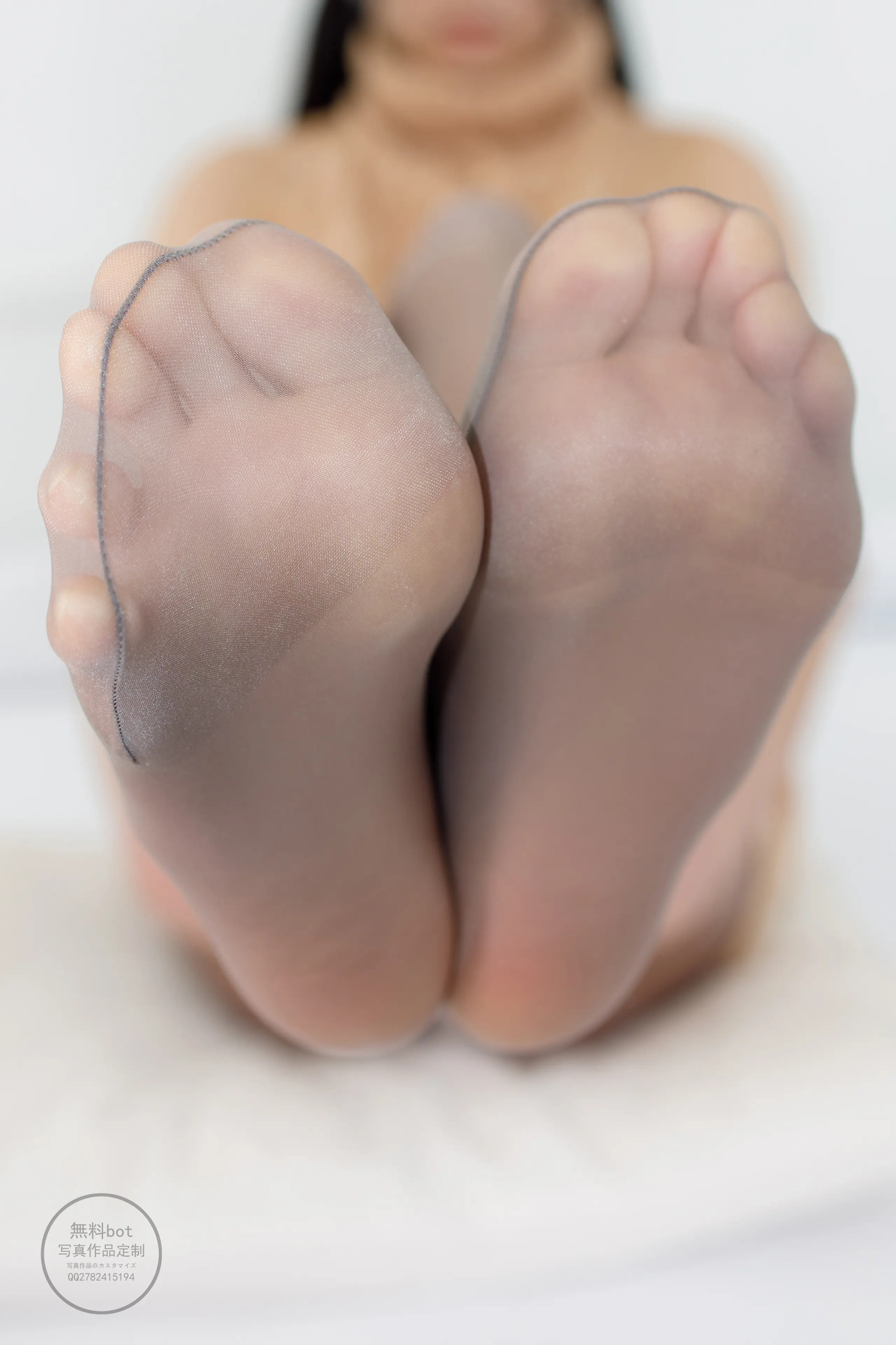 森萝财团 有料 吸吸 露背毛衣+油亮咖啡丝“绫” [72P]