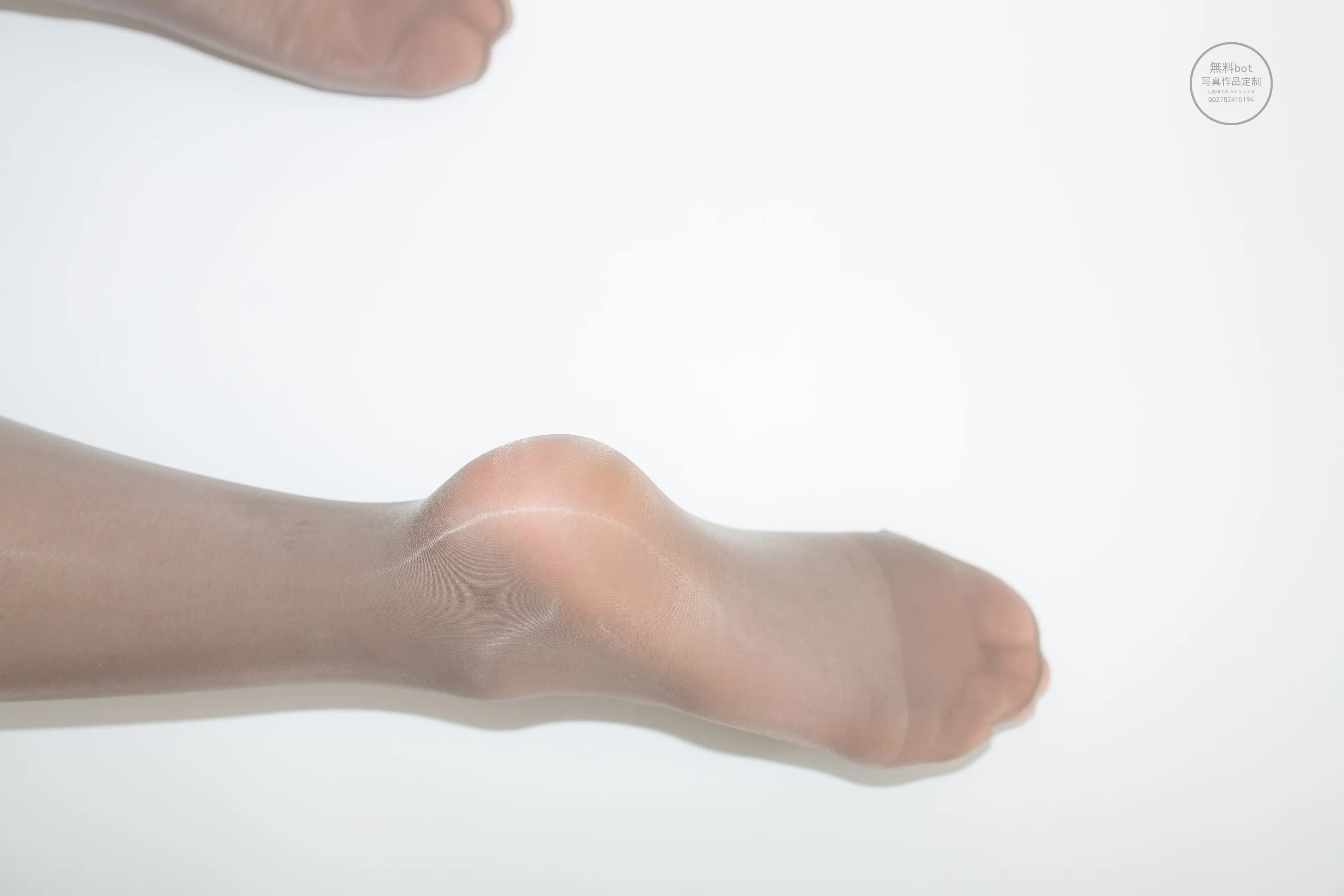 森萝财团 有料 吸吸 露背毛衣+油亮咖啡丝“绫” [72P]