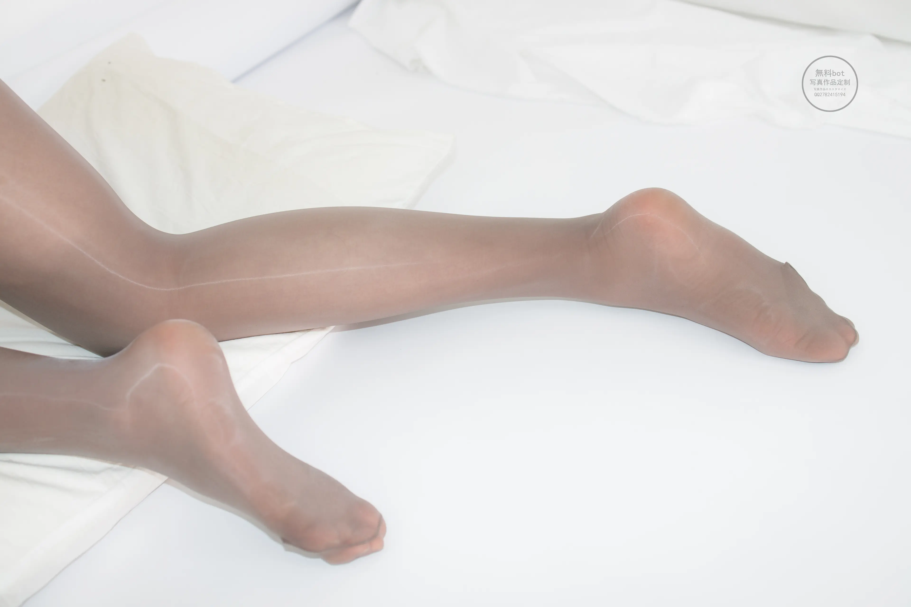 森萝财团 有料 吸吸 露背毛衣+油亮咖啡丝“绫” [72P]