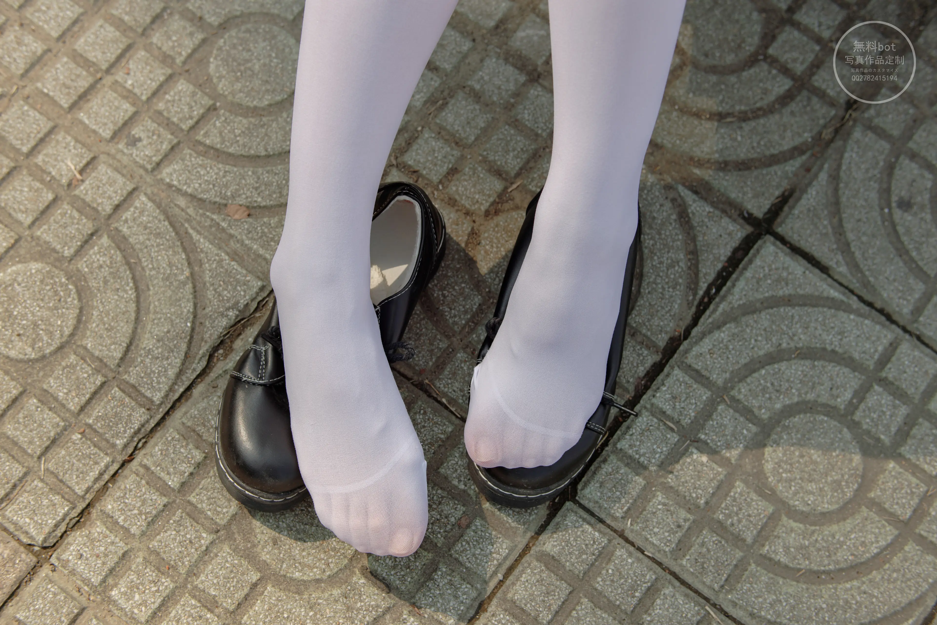 森萝财团 有料 小兰 户外JK白丝 [64P]