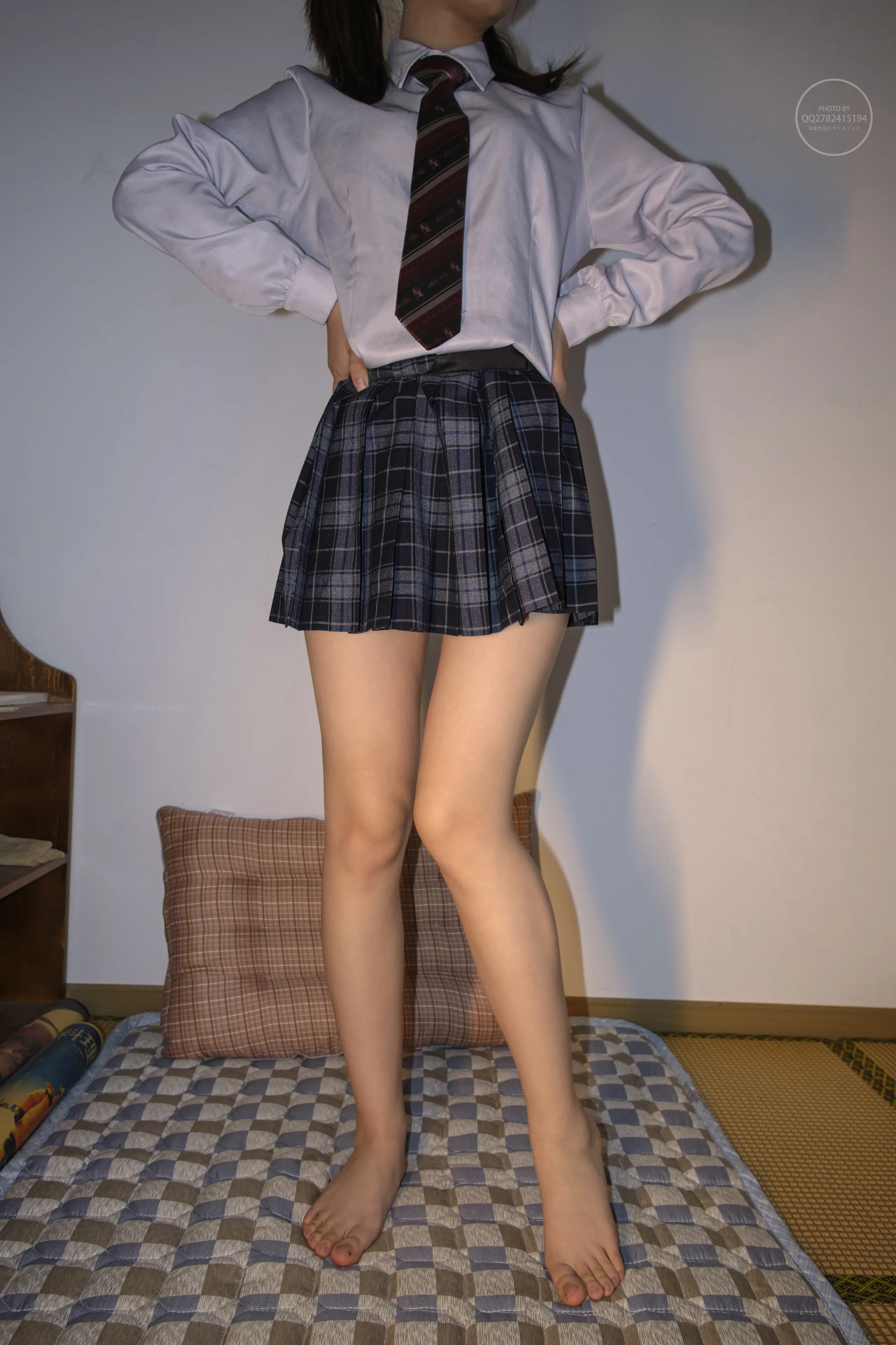 森萝财团 有料 小夜 涞觅18D油亮灰丝 [112P]