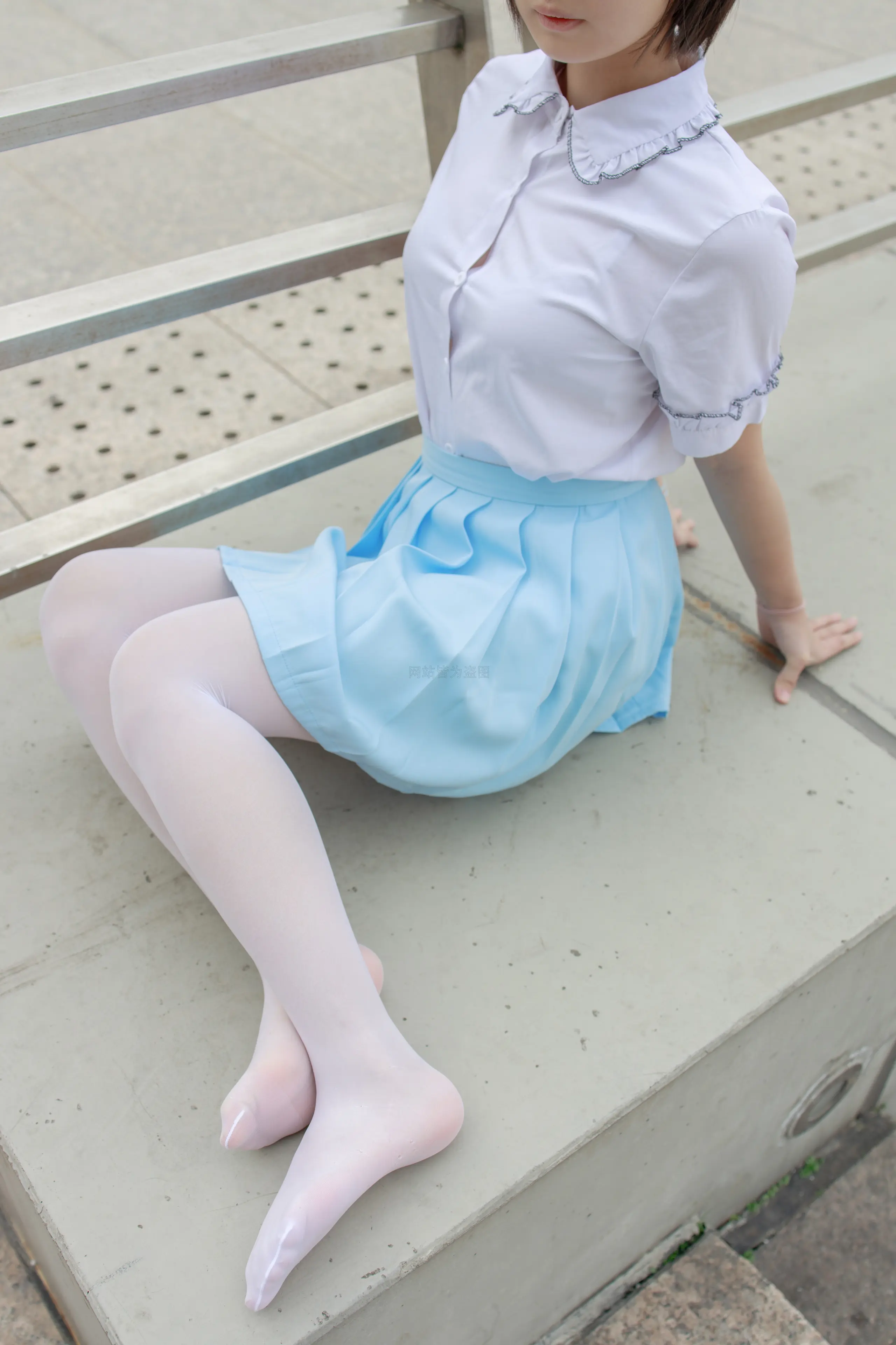 森萝财团 有料 小茵 公园白丝 [68P]