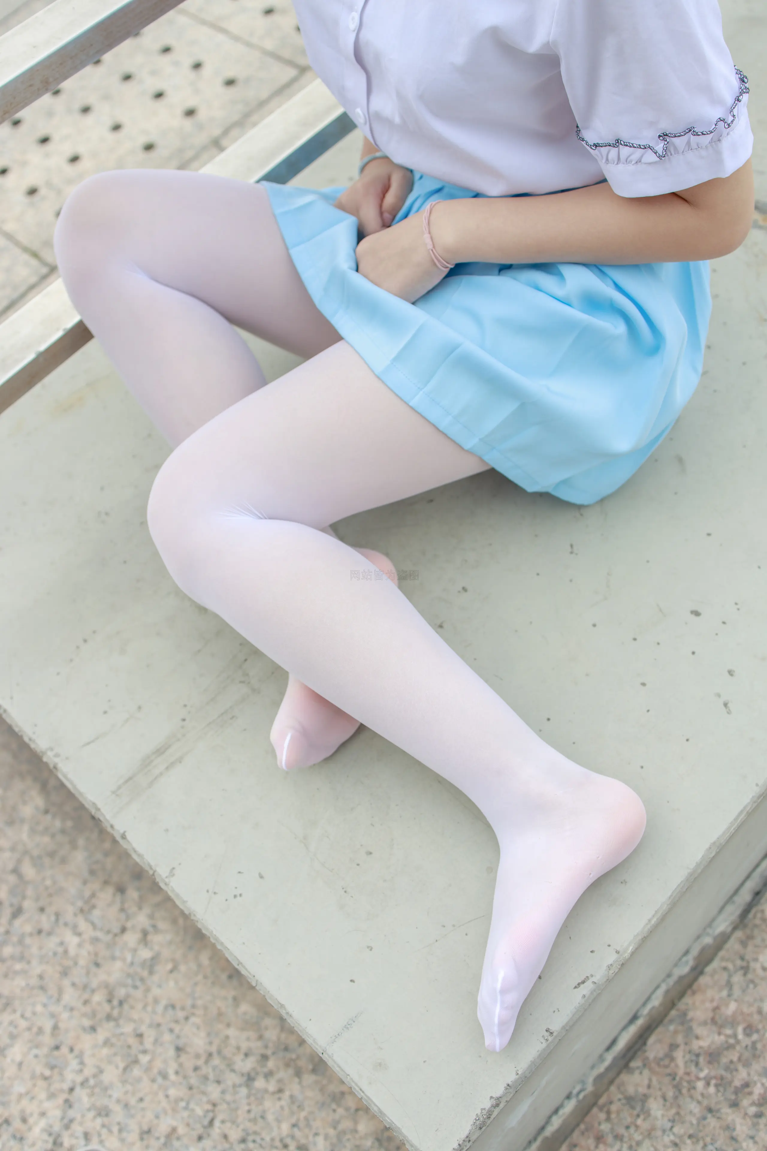 森萝财团 有料 小茵 公园白丝 [68P]