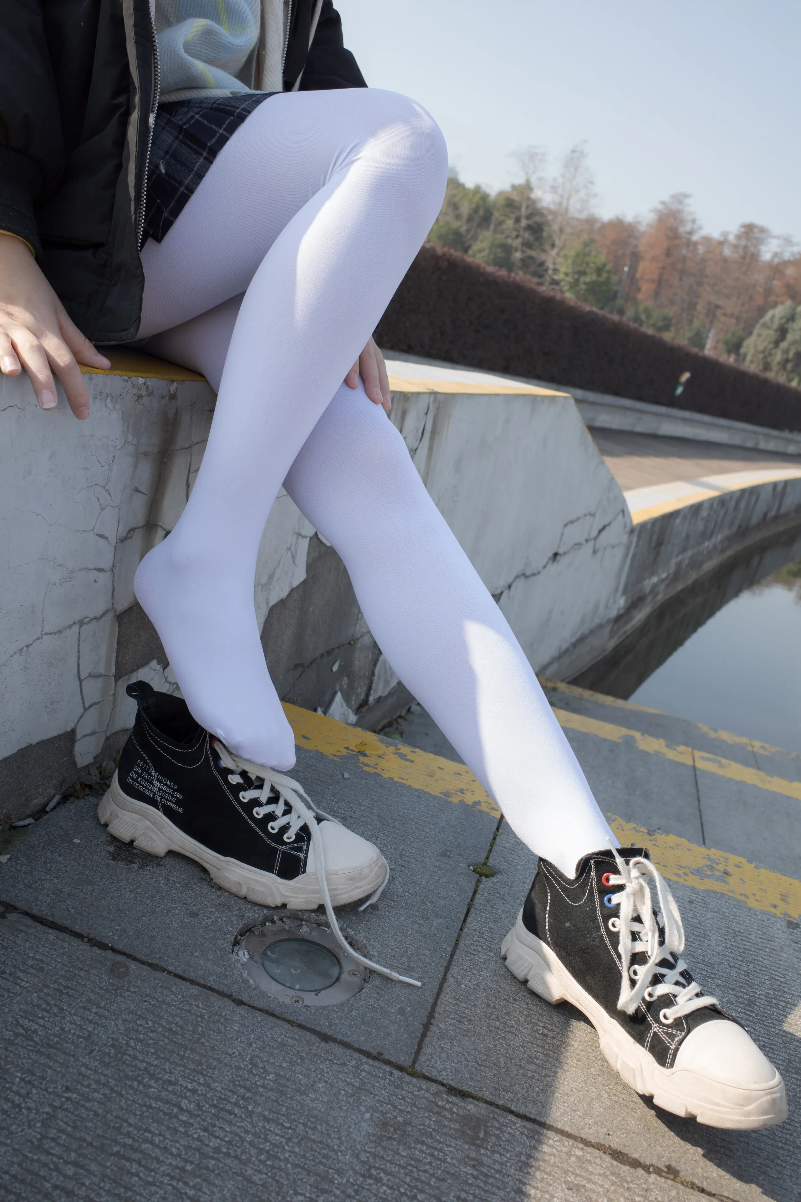 森萝财团 有料 小茵 户外公园帆布鞋白丝 [84P]