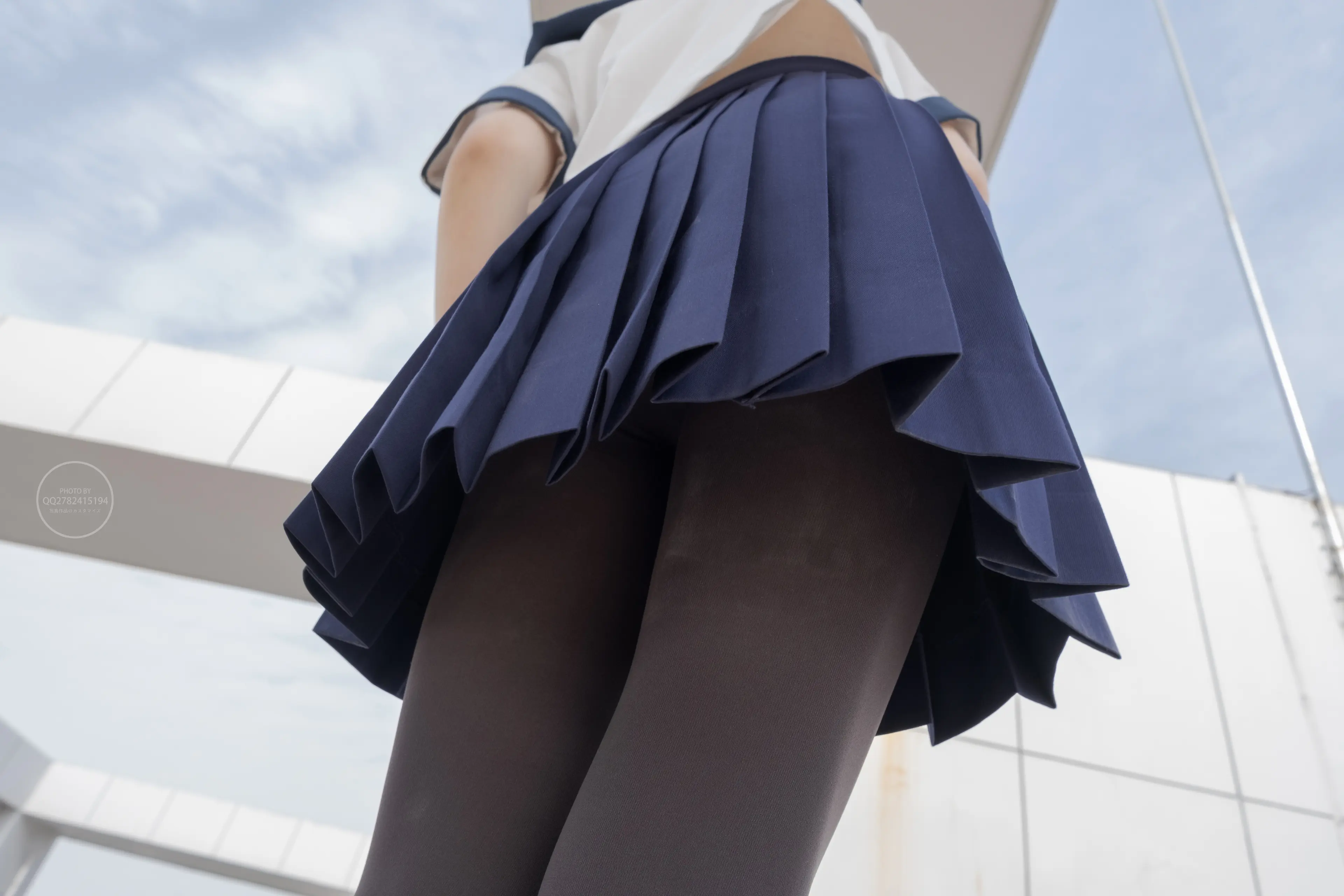 森萝财团 有料 小香 天台上的JK灰丝美少女 [90P]