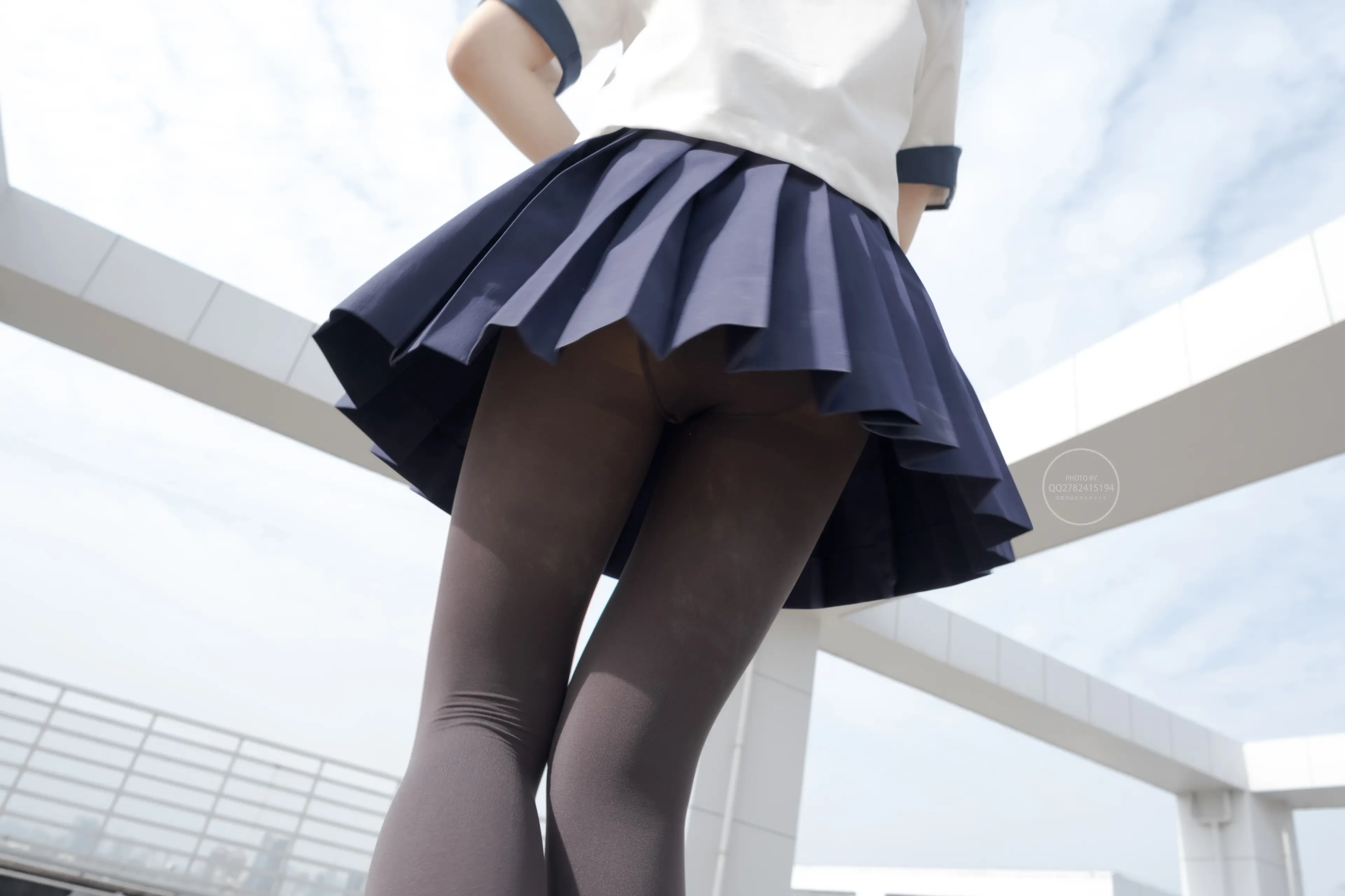 森萝财团 有料 小香 天台上的JK灰丝美少女 [90P]