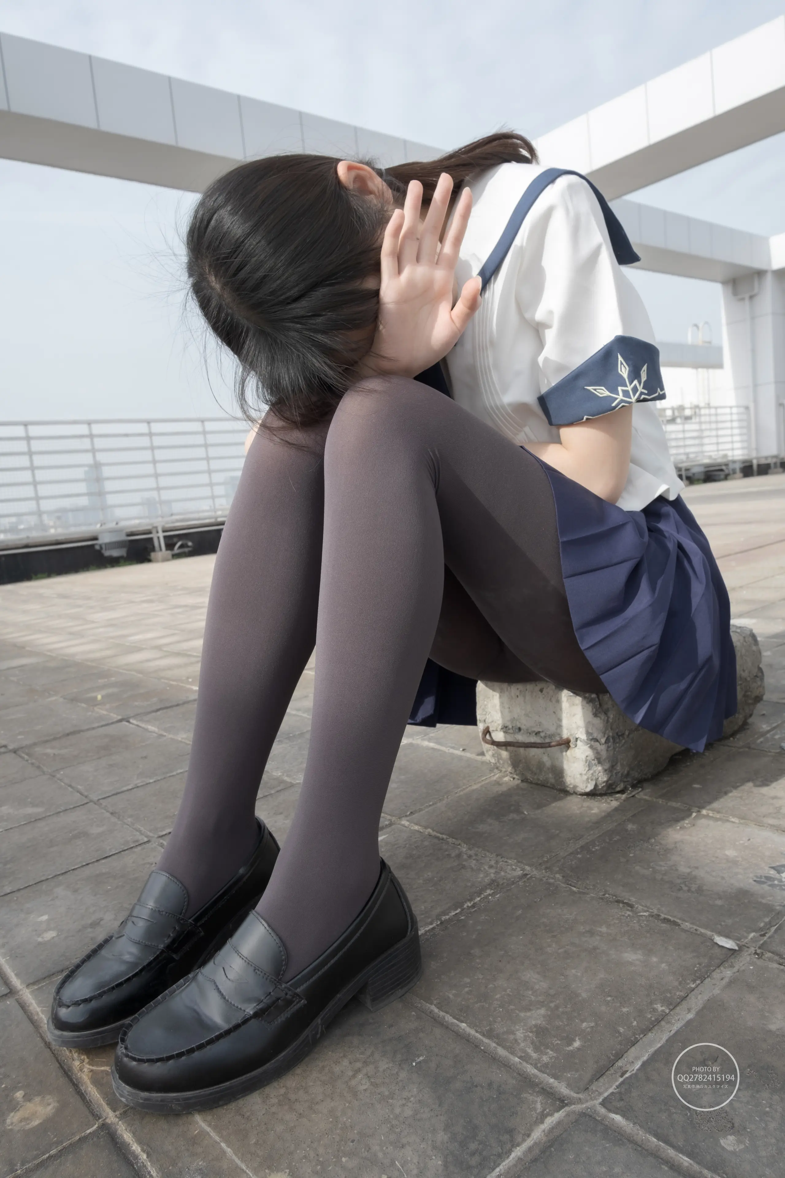 森萝财团 有料 小香 天台上的JK灰丝美少女 [90P]