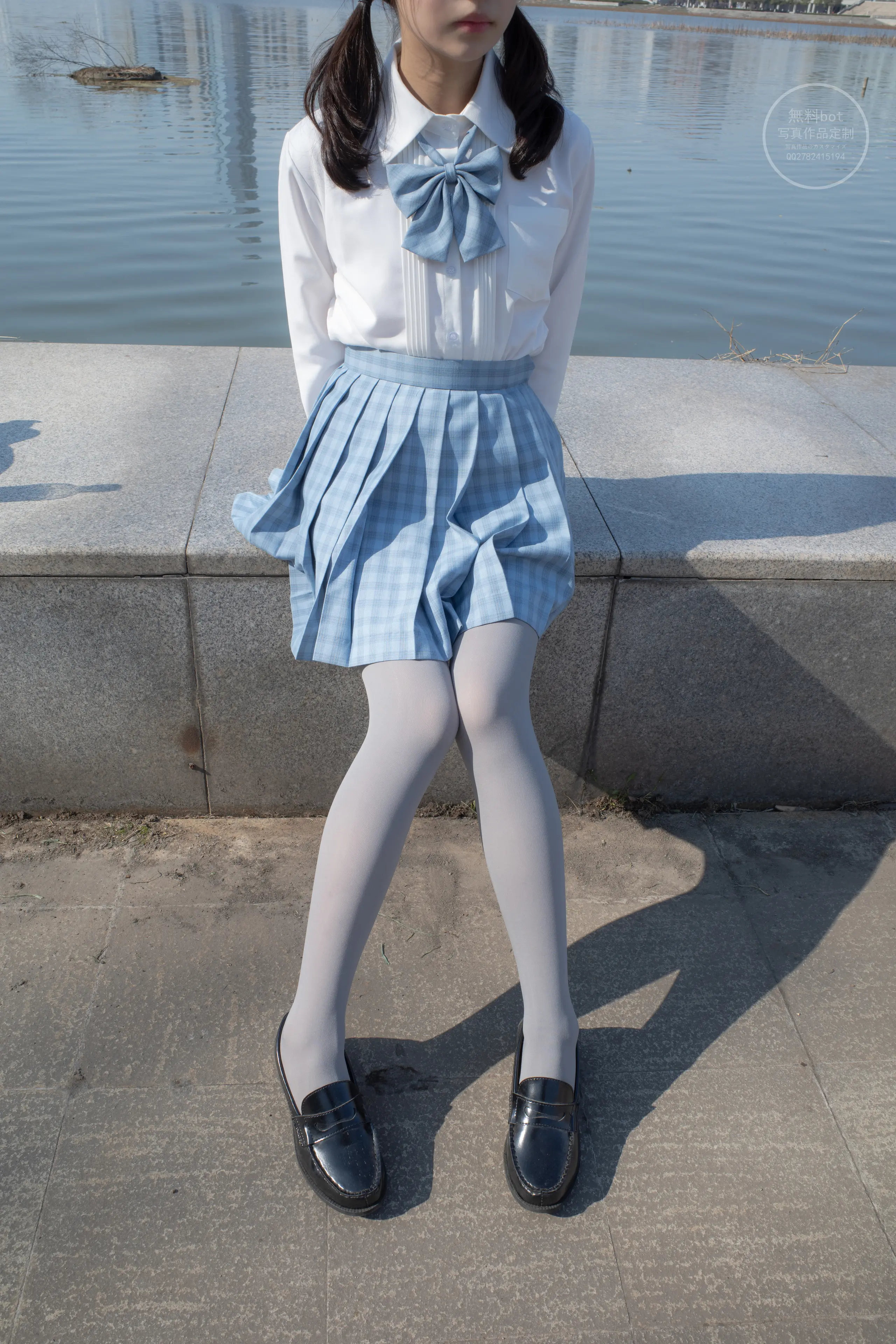 森萝财团 有料 小香 户外公园里的JK制服灰丝美腿 [100P]