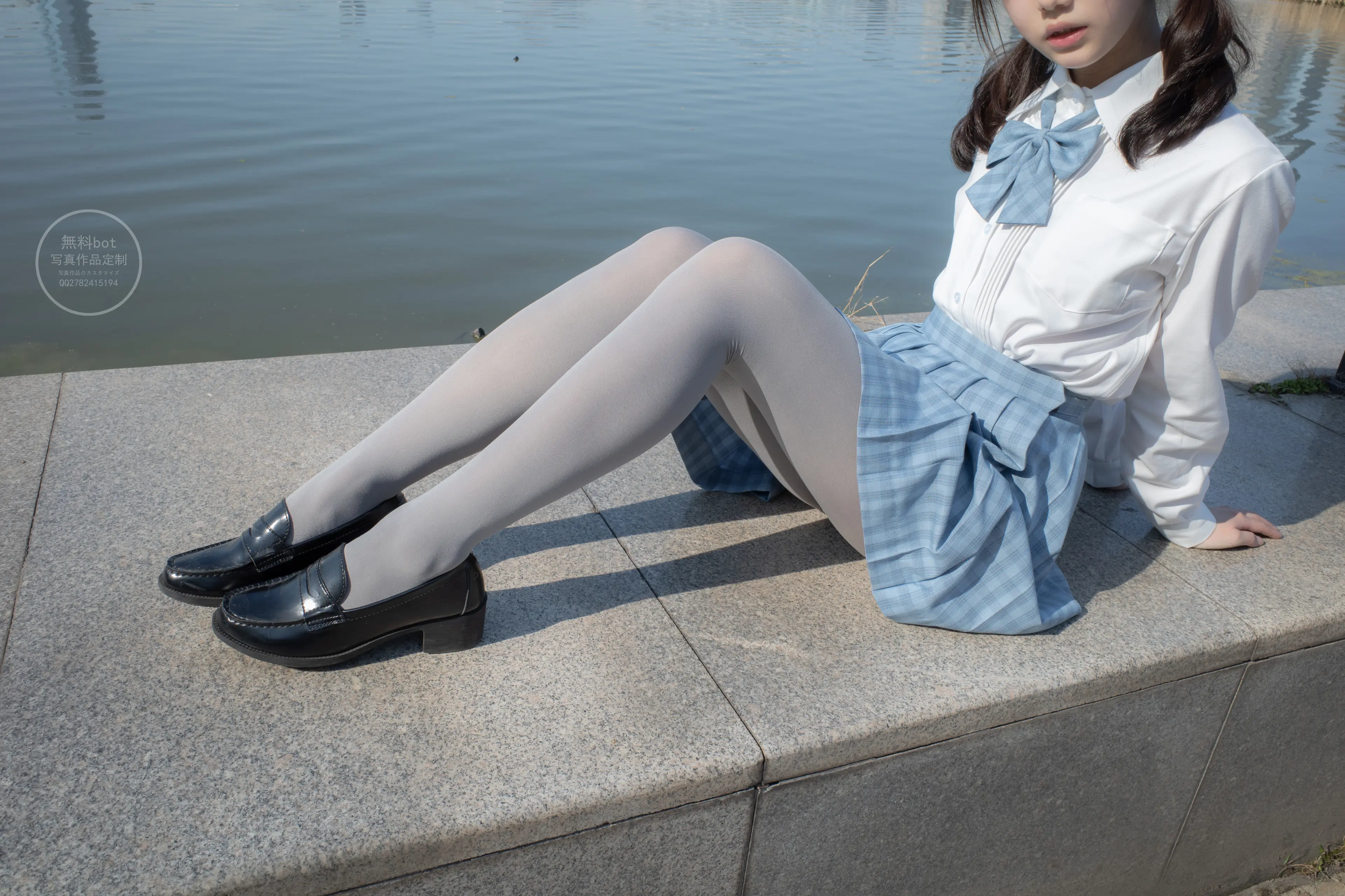 森萝财团 有料 小香 户外公园里的JK制服灰丝美腿 [100P]