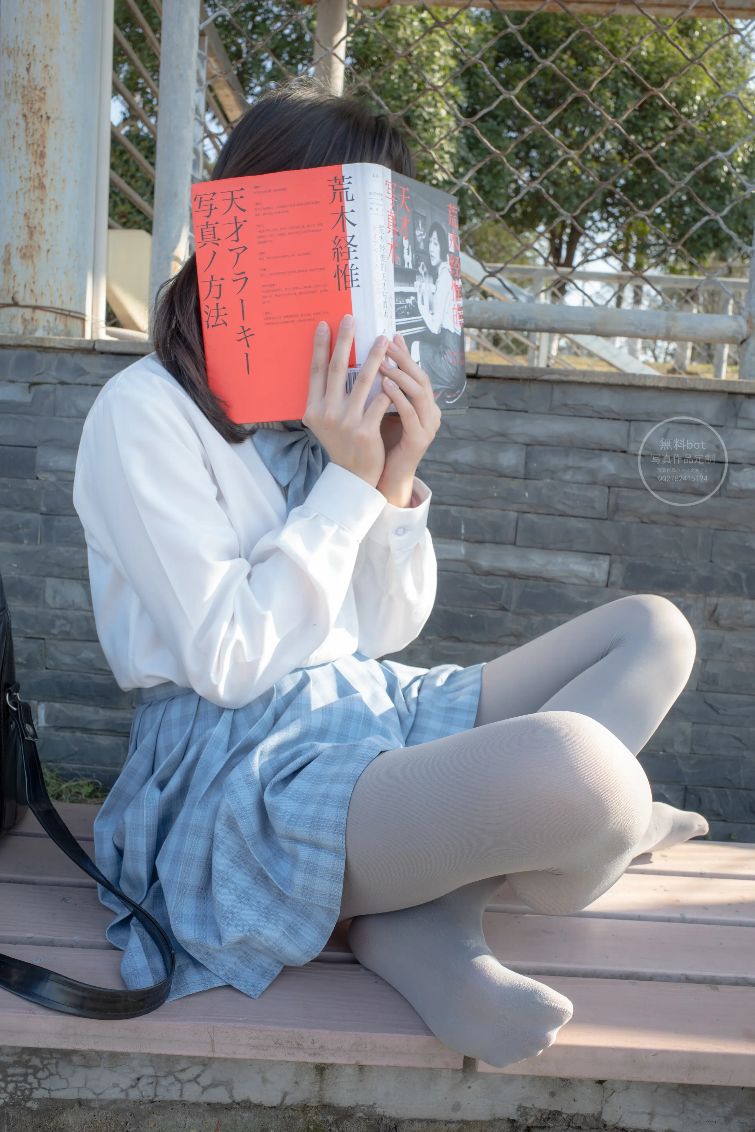 森萝财团 有料 小香 户外公园里的JK制服灰丝美腿 [100P]