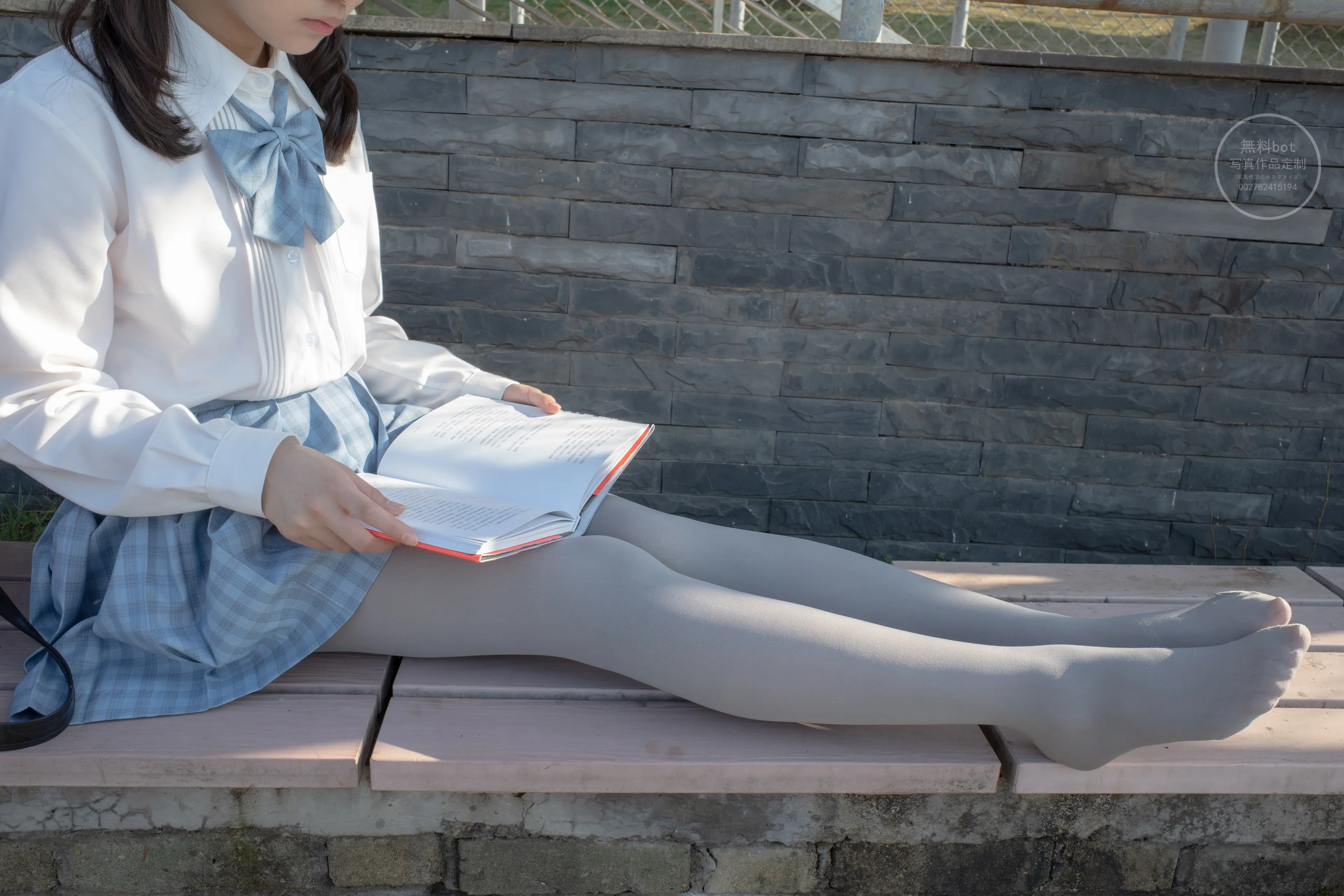 森萝财团 有料 小香 户外公园里的JK制服灰丝美腿 [100P]