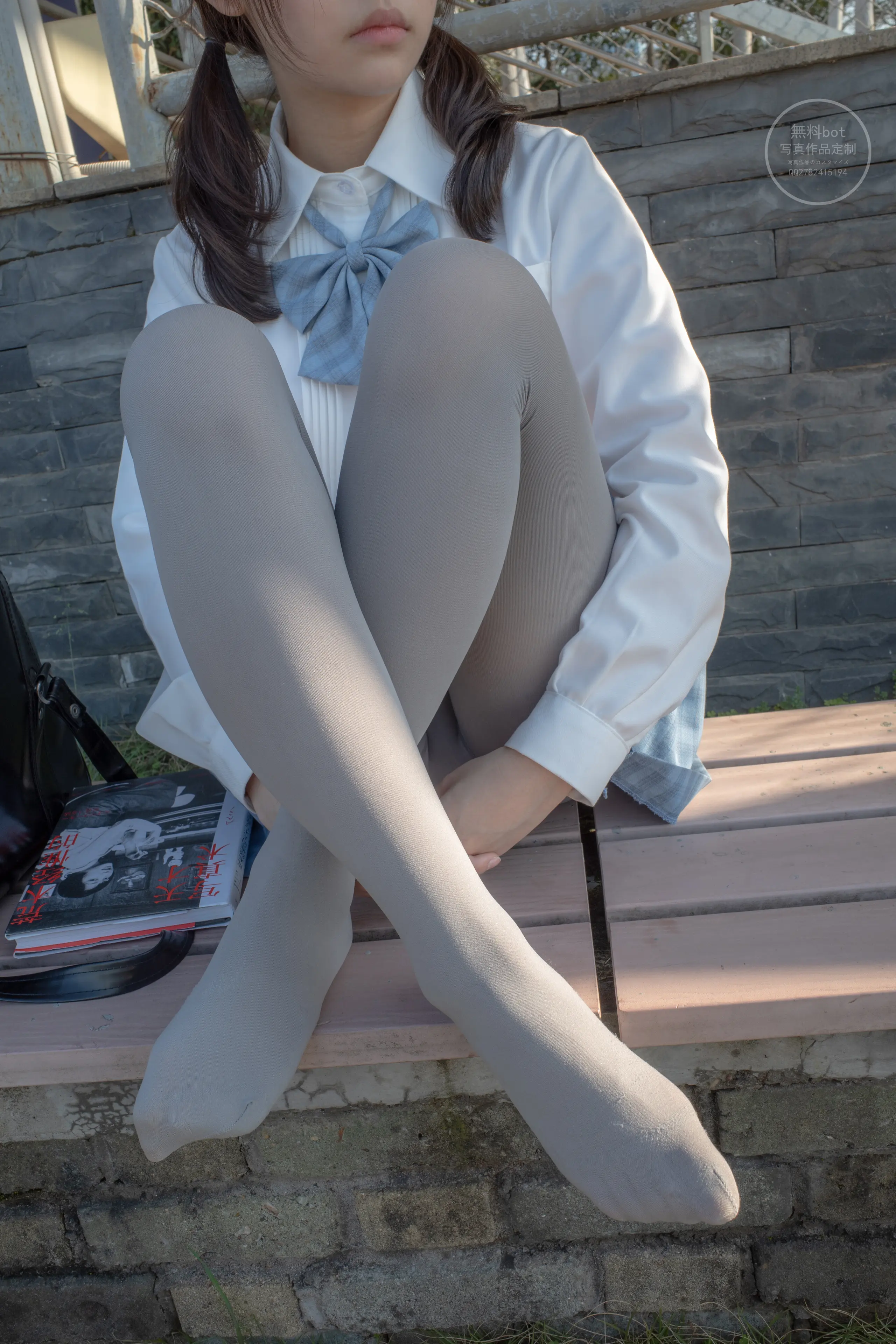 森萝财团 有料 小香 户外公园里的JK制服灰丝美腿 [100P]