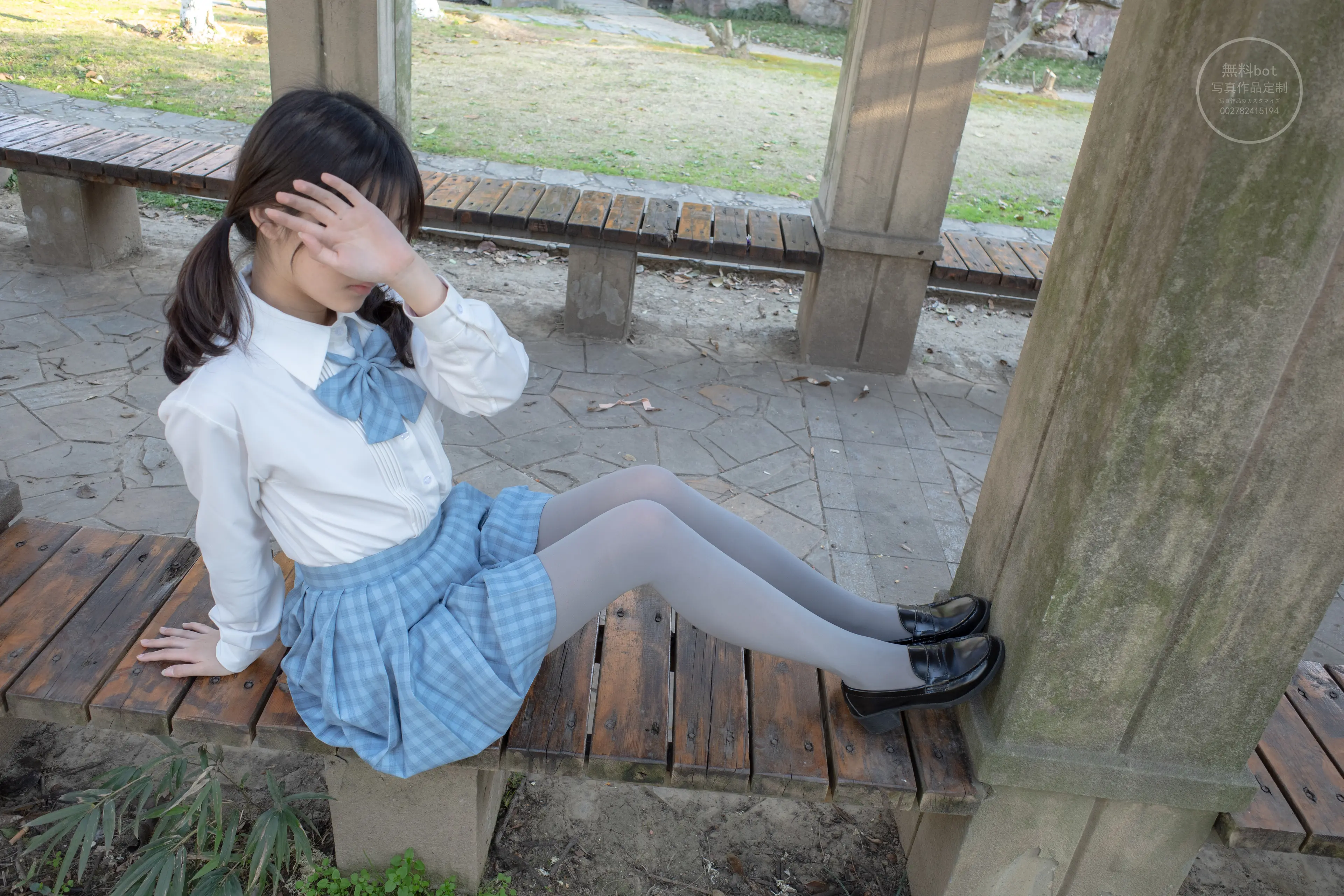 森萝财团 有料 小香 户外公园里的JK制服灰丝美腿 [100P]