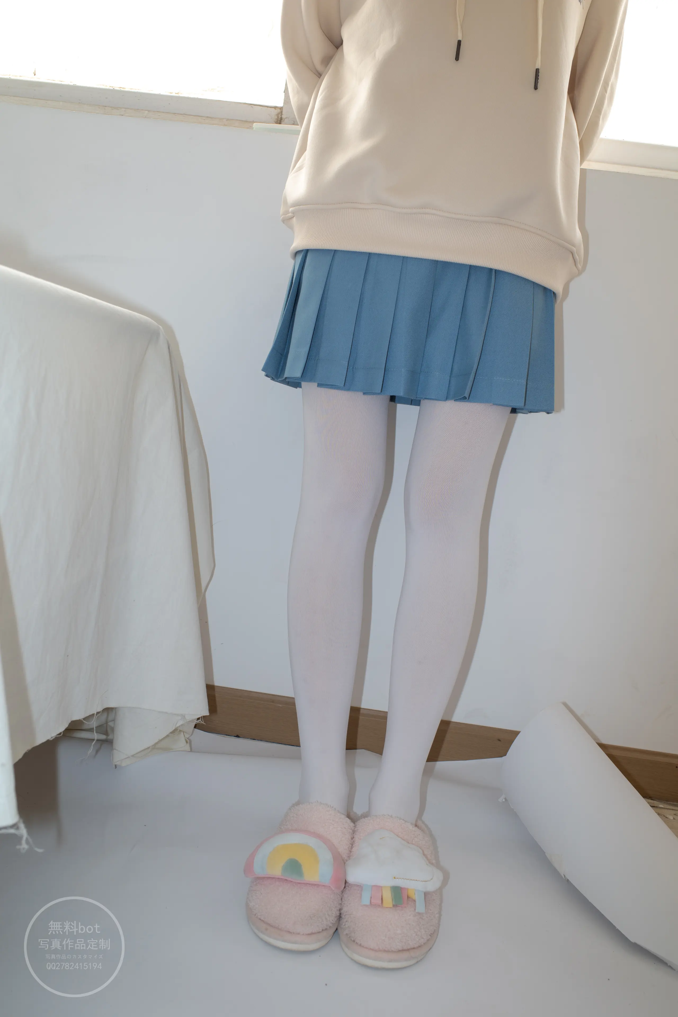 森萝财团 有料 小香 阴暗小房间里的白丝双马尾萝莉 [84P]