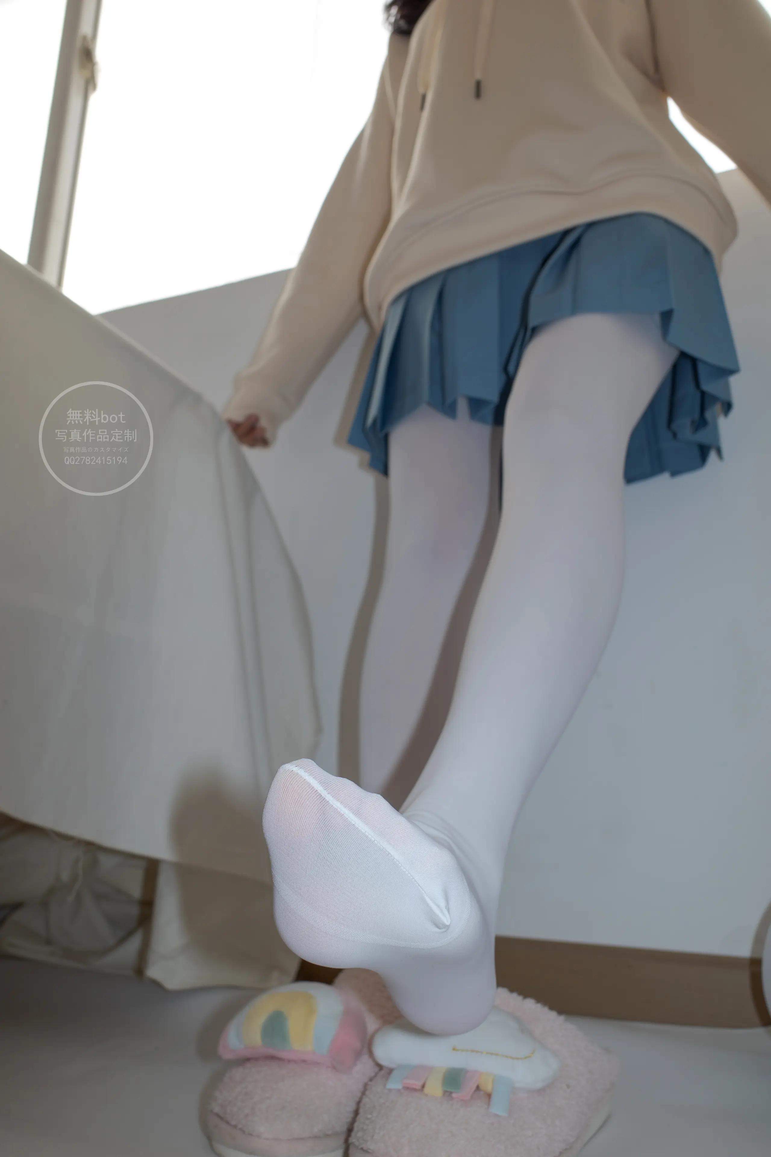 森萝财团 有料 小香 阴暗小房间里的白丝双马尾萝莉 [84P]