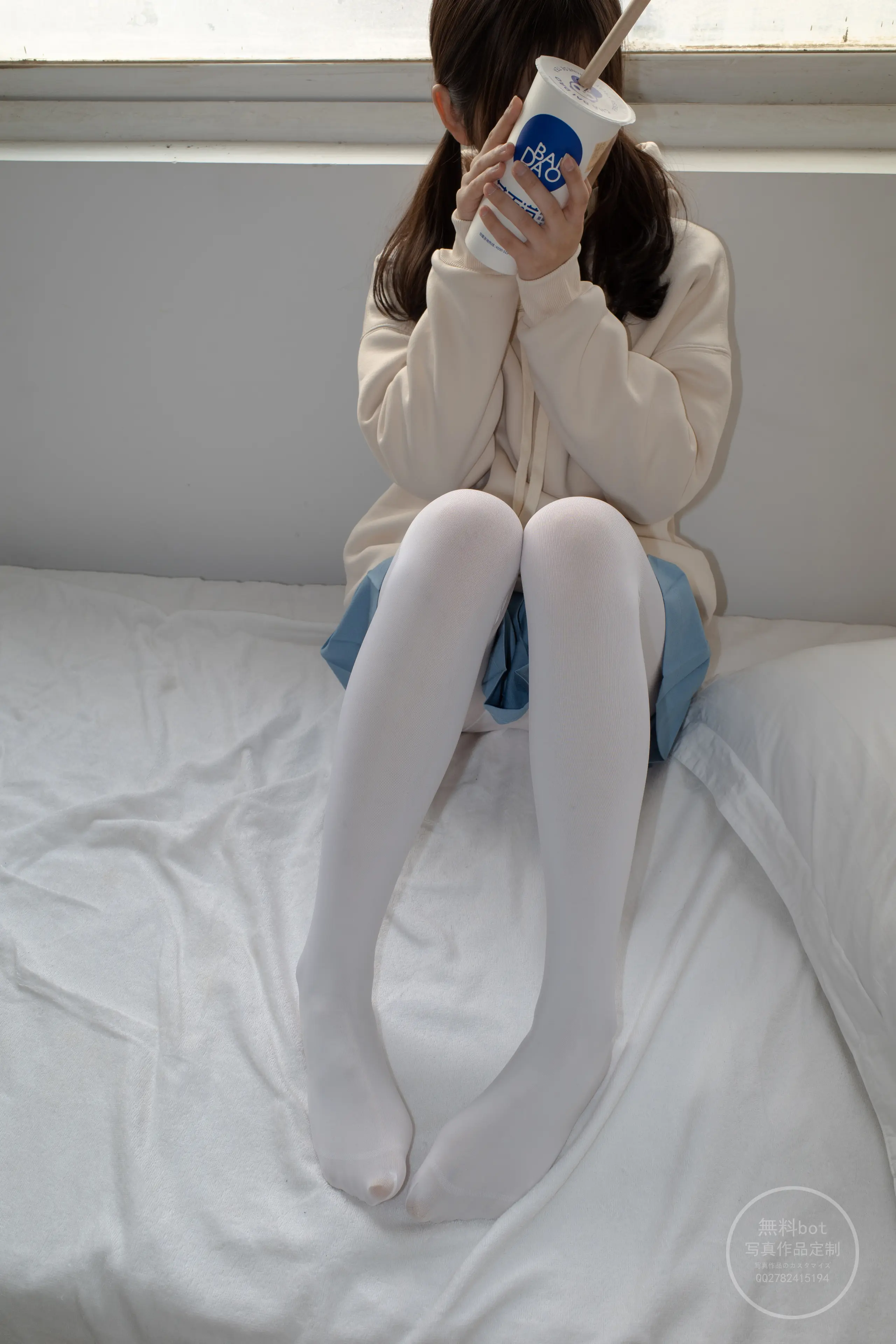 森萝财团 有料 小香 阴暗小房间里的白丝双马尾萝莉 [84P]