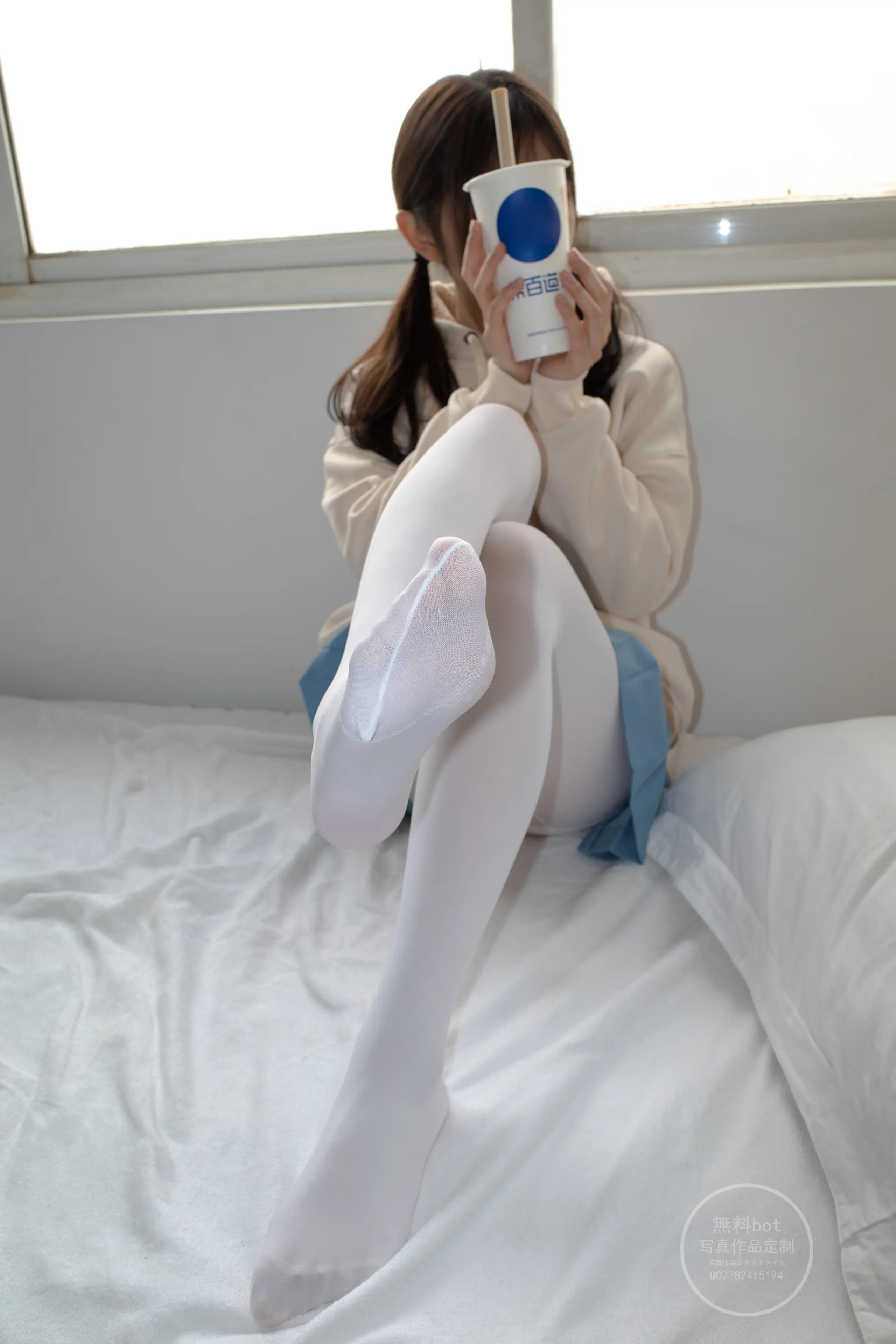 森萝财团 有料 小香 阴暗小房间里的白丝双马尾萝莉 [84P]