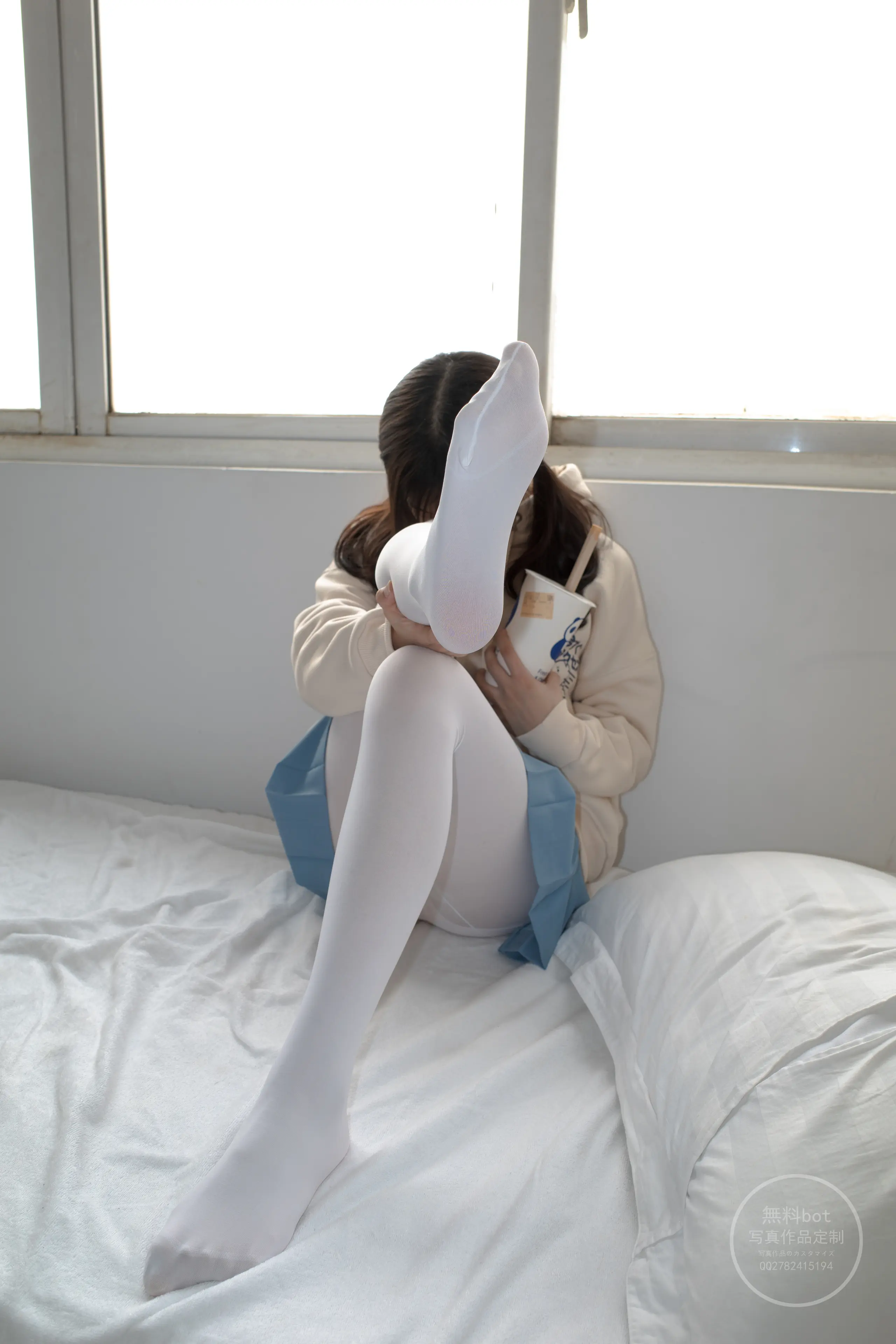 森萝财团 有料 小香 阴暗小房间里的白丝双马尾萝莉 [84P]