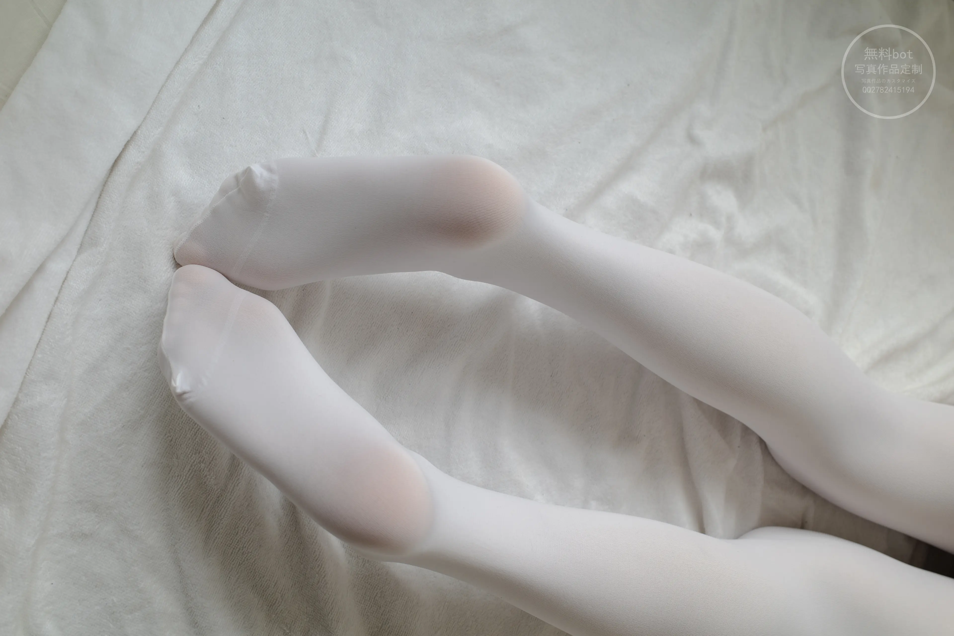 森萝财团 有料 小香 阴暗小房间里的白丝双马尾萝莉 [84P]