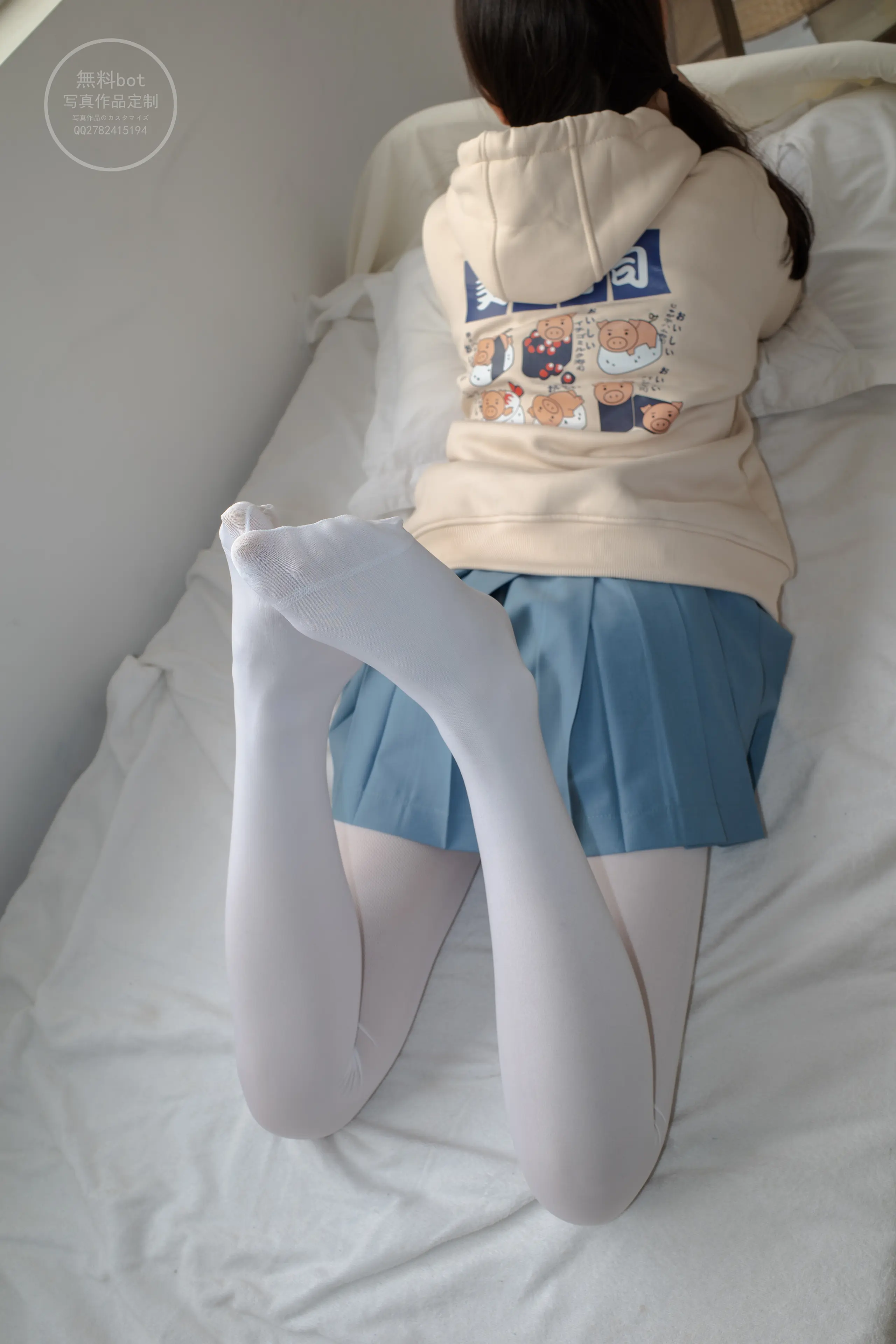 森萝财团 有料 小香 阴暗小房间里的白丝双马尾萝莉 [84P]