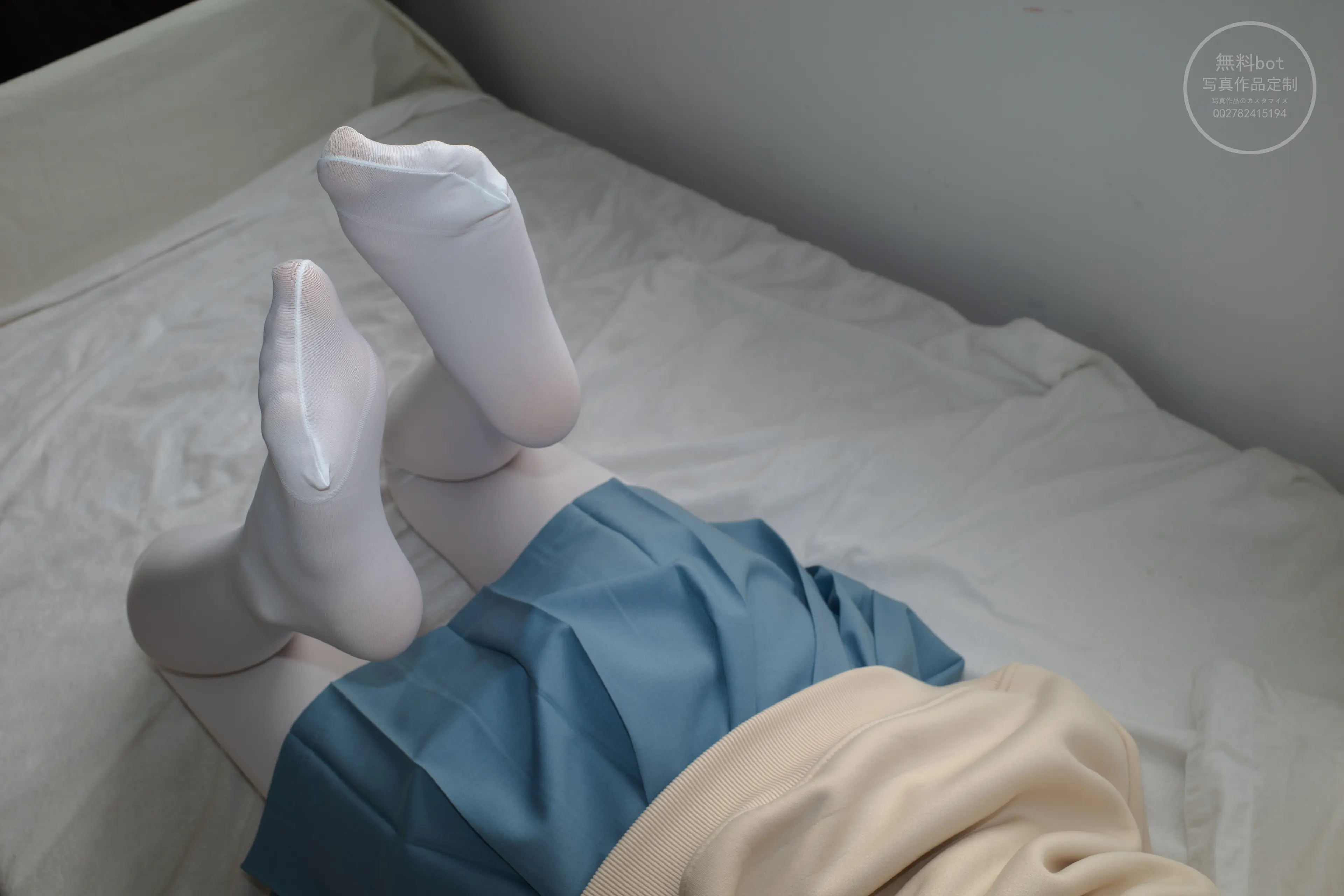 森萝财团 有料 小香 阴暗小房间里的白丝双马尾萝莉 [84P]